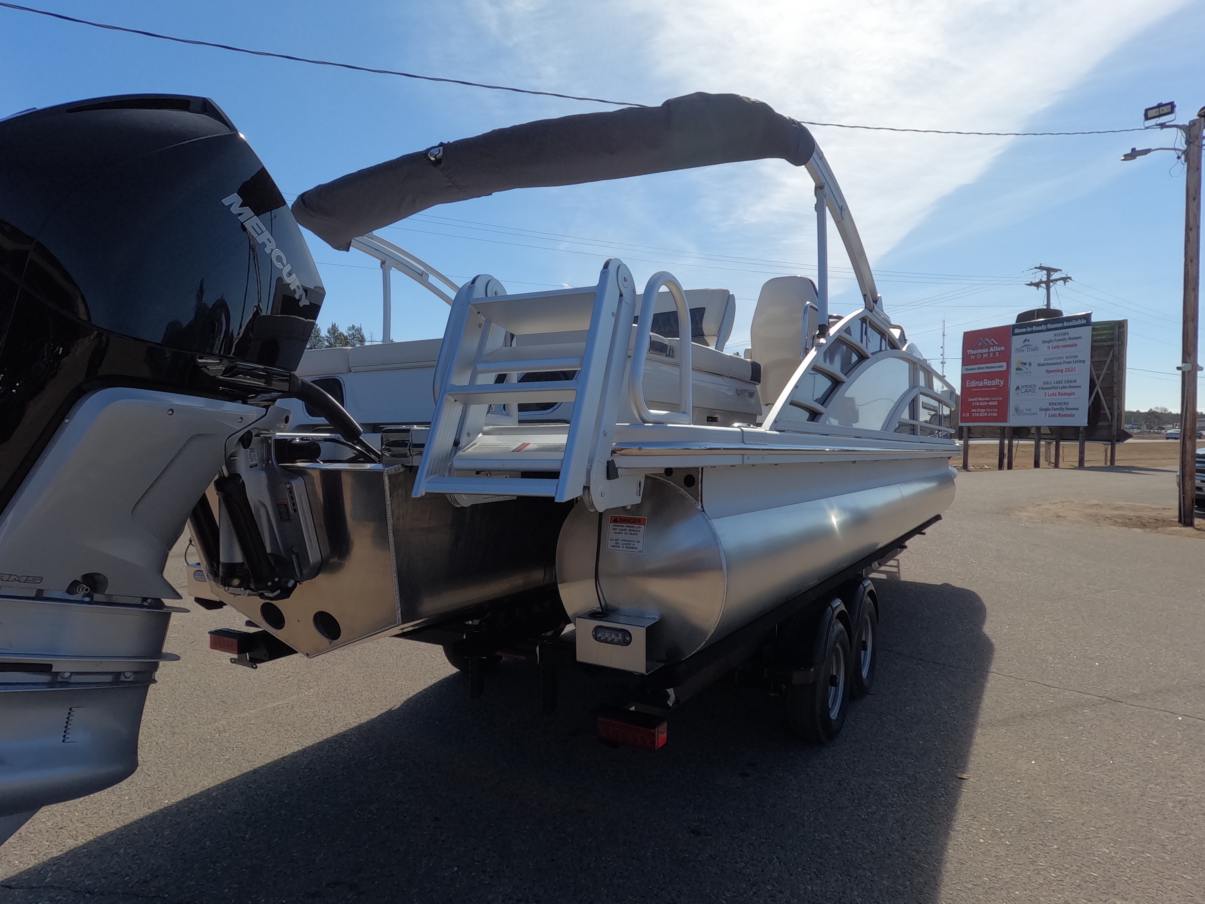 2024 Bennington 24 R - BOWRIDER SWINGBACK - VERADO 300XL - TRITOON - Photo 8