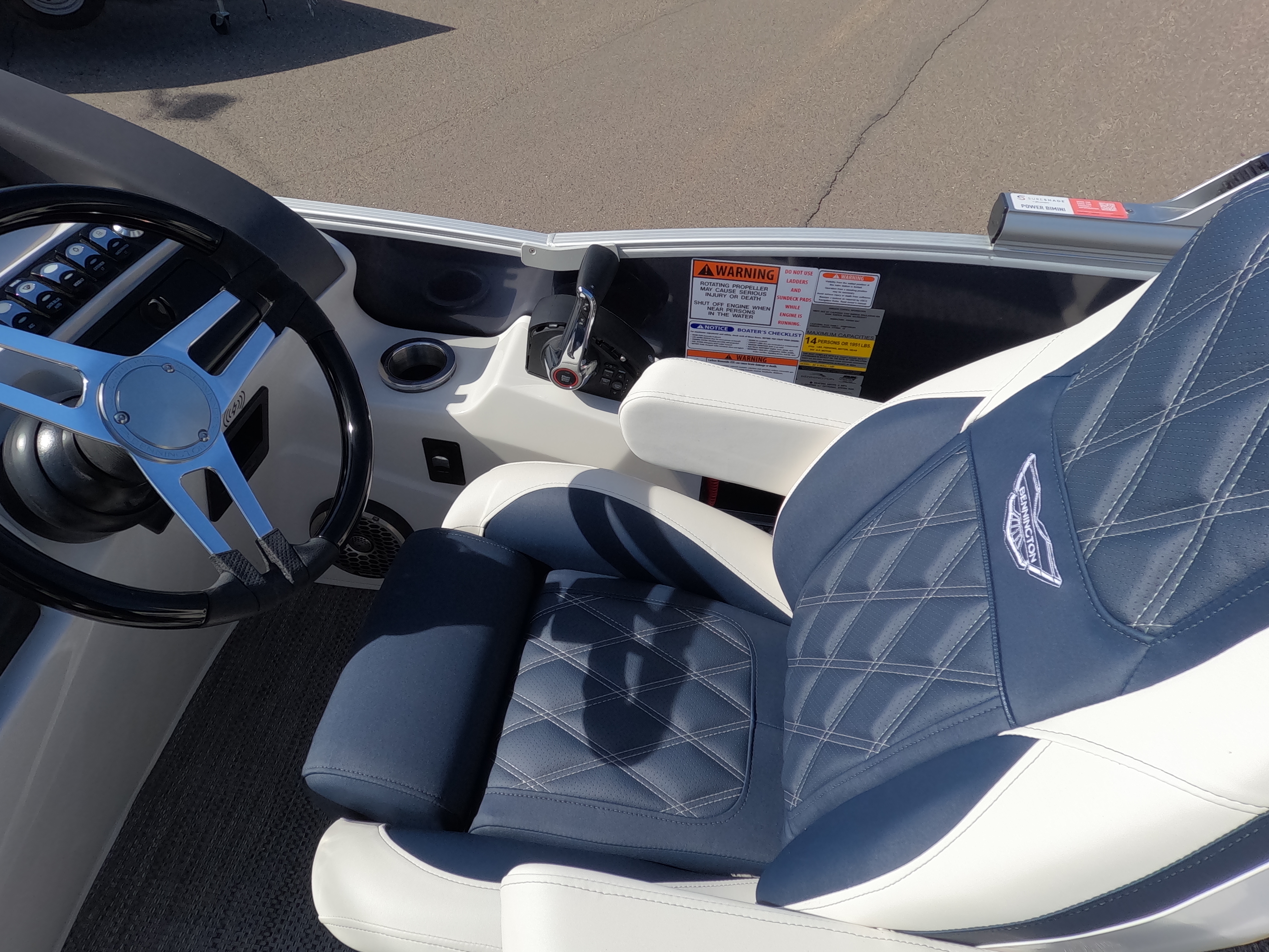 2024 Bennington 24 R - BOWRIDER SWINGBACK - VERADO 300XL - TRITOON - Photo 10