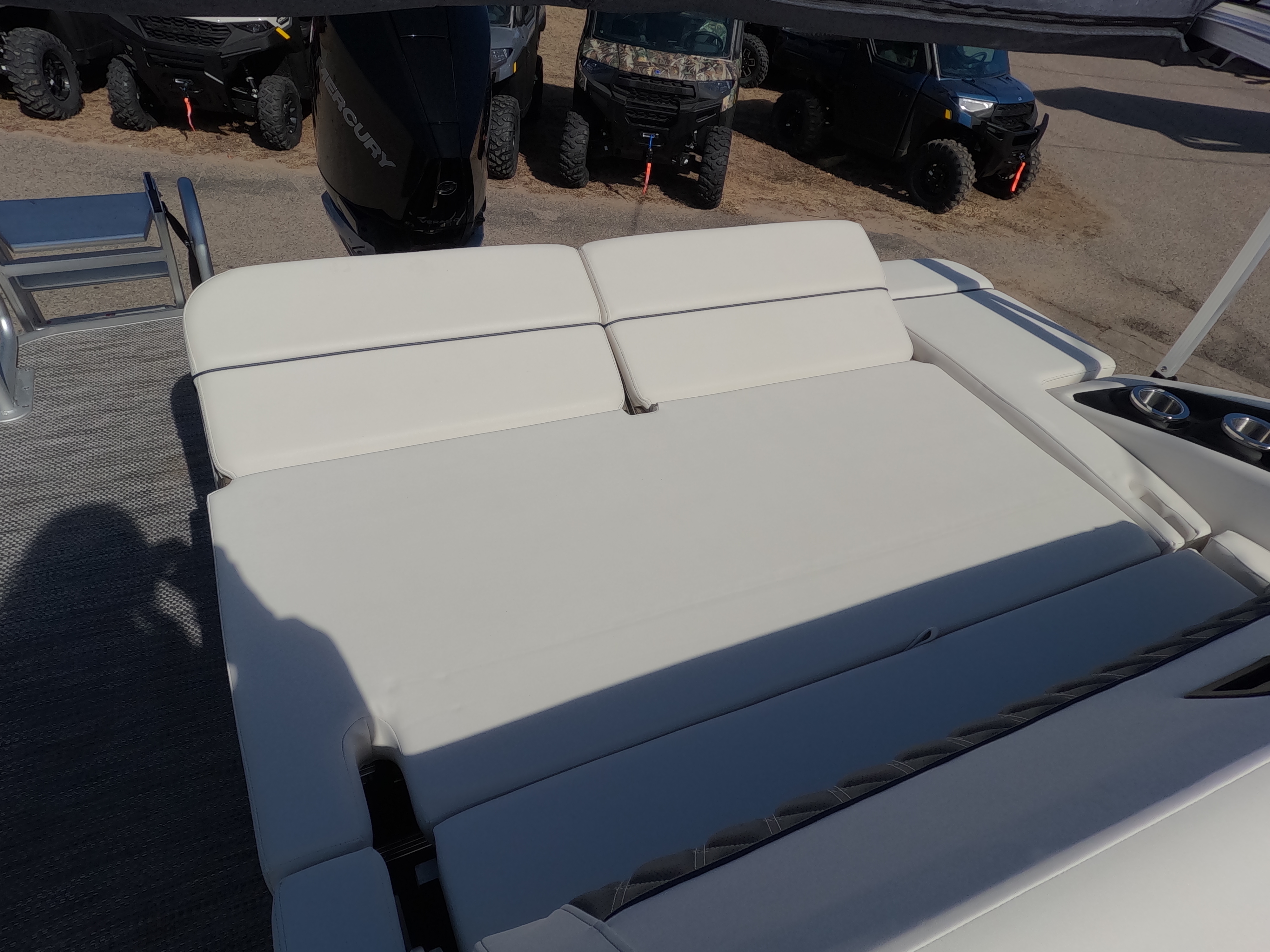 2024 Bennington 24 R - BOWRIDER SWINGBACK - VERADO 300XL - TRITOON - Photo 14