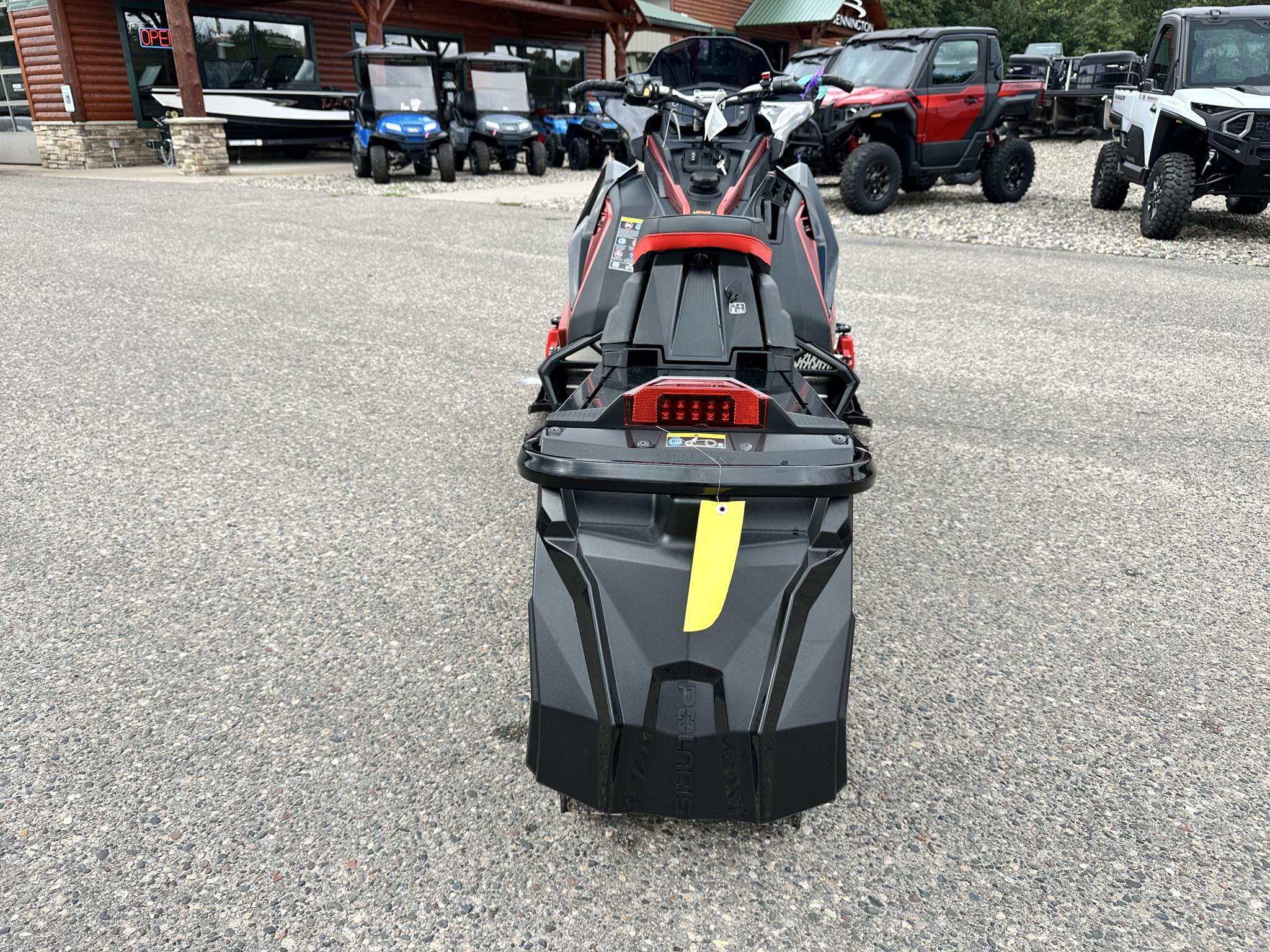 2025 Polaris BOOST INDY VR1 137 DYNAMIX - Photo 3