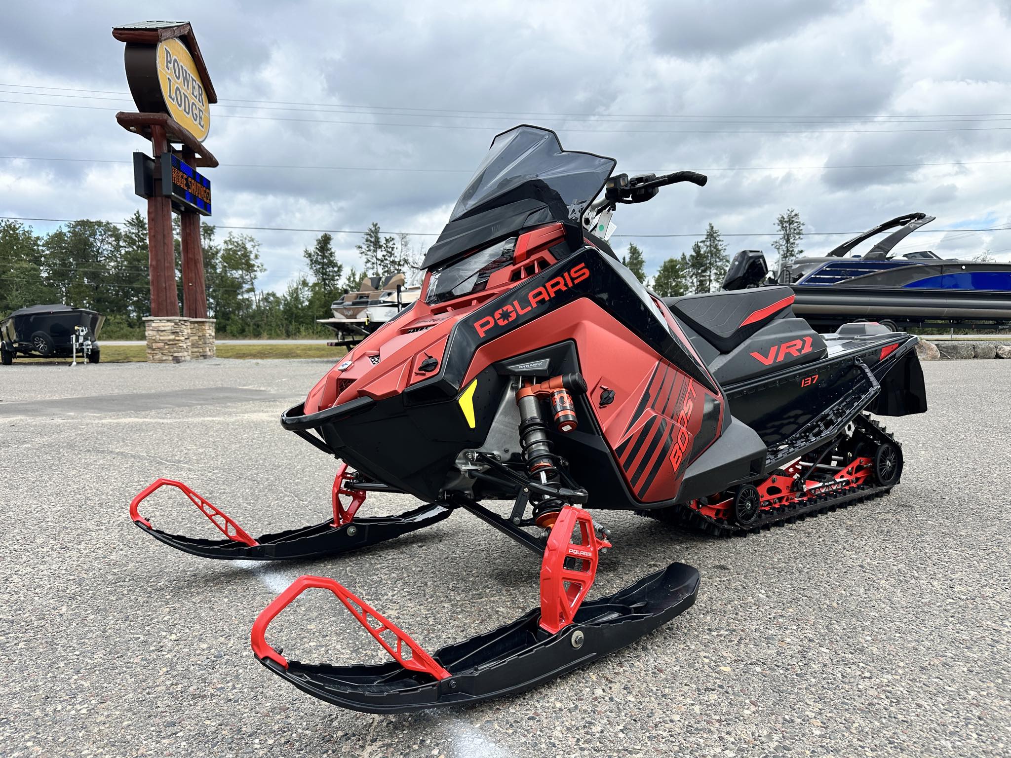2025 Polaris BOOST INDY VR1 137 DYNAMIX