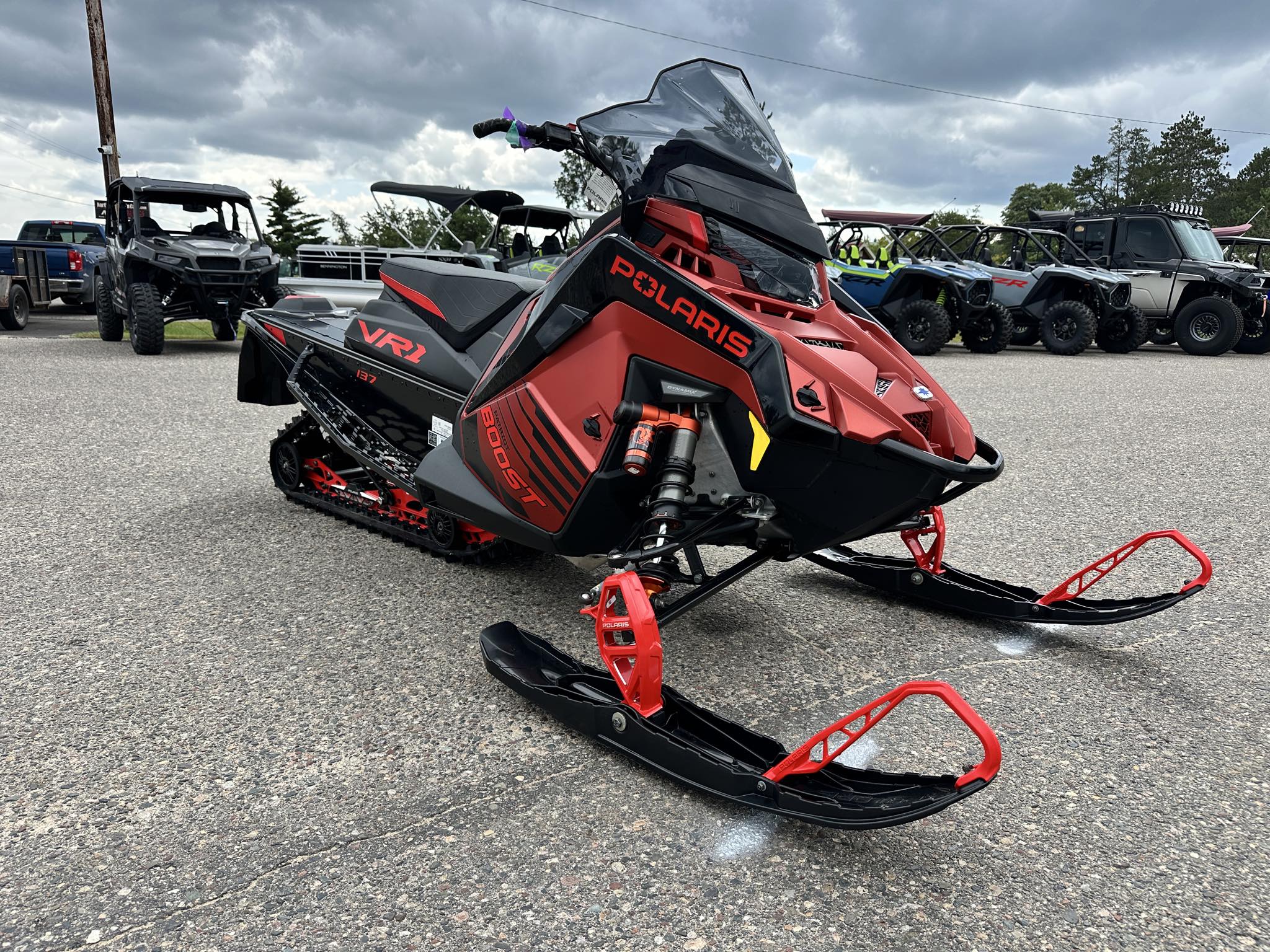 2025 Polaris BOOST INDY VR1 137 DYNAMIX - Photo 8