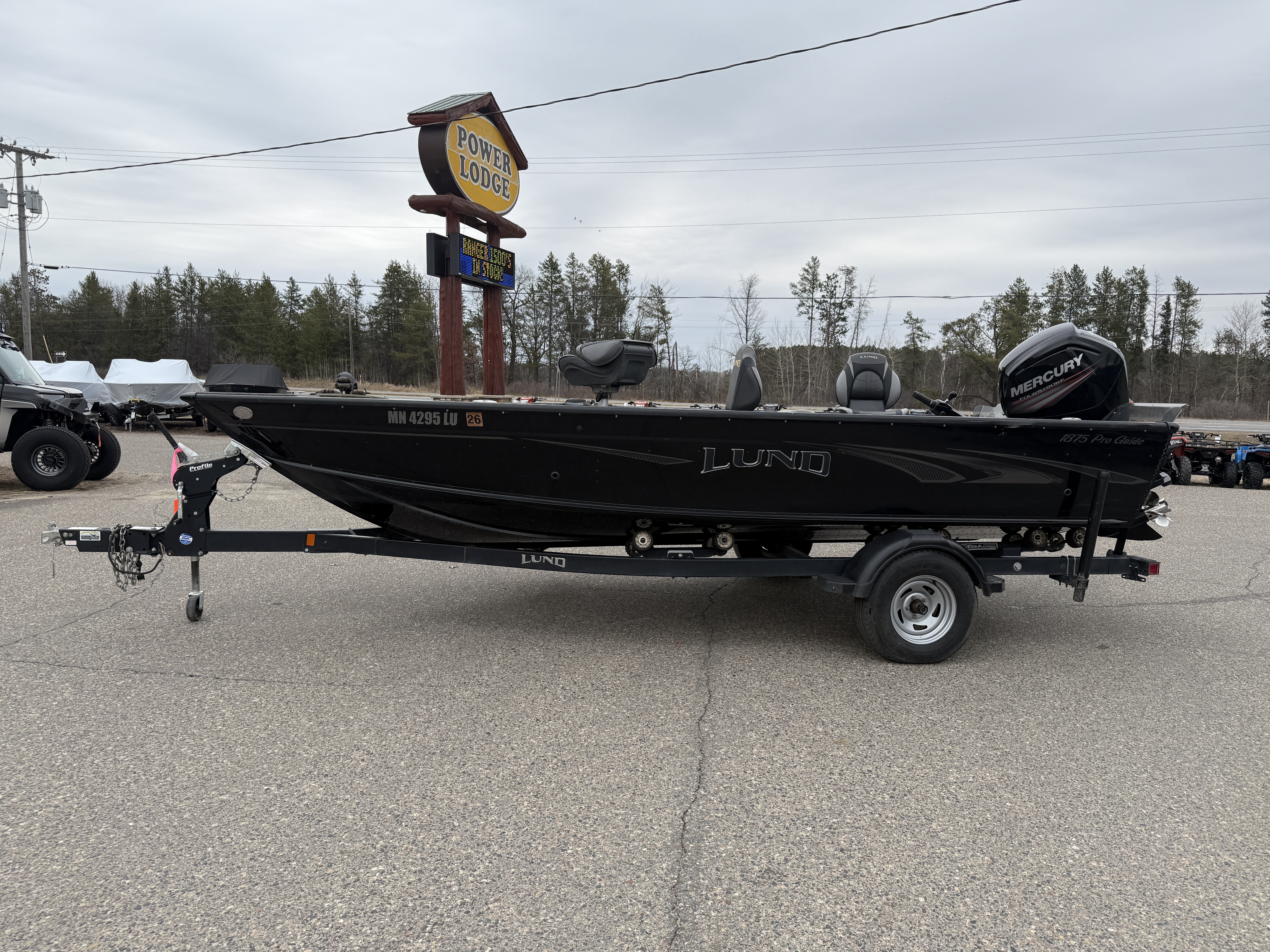 2019 Lund 1875 PRO GUIDE