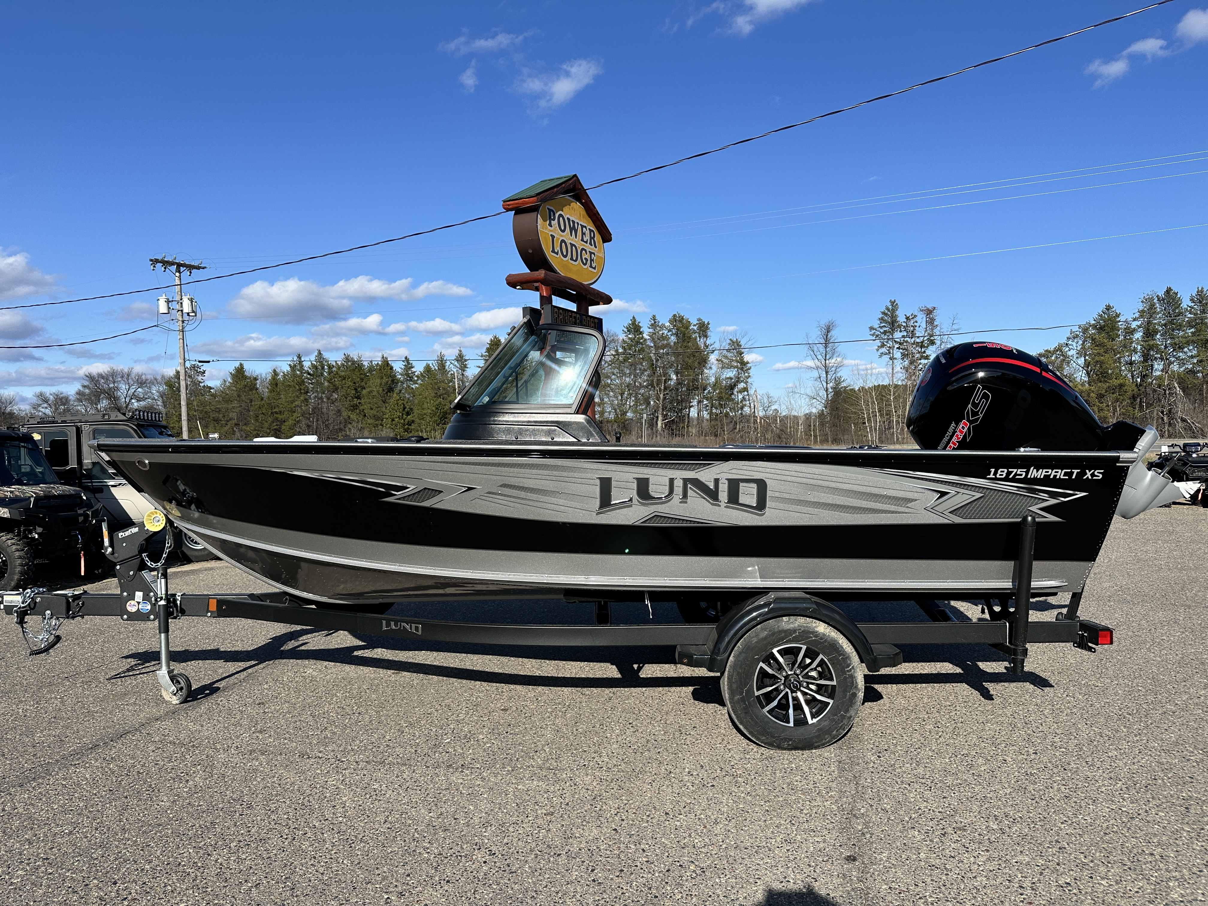 2025 Lund Impact XS 1875 Sport