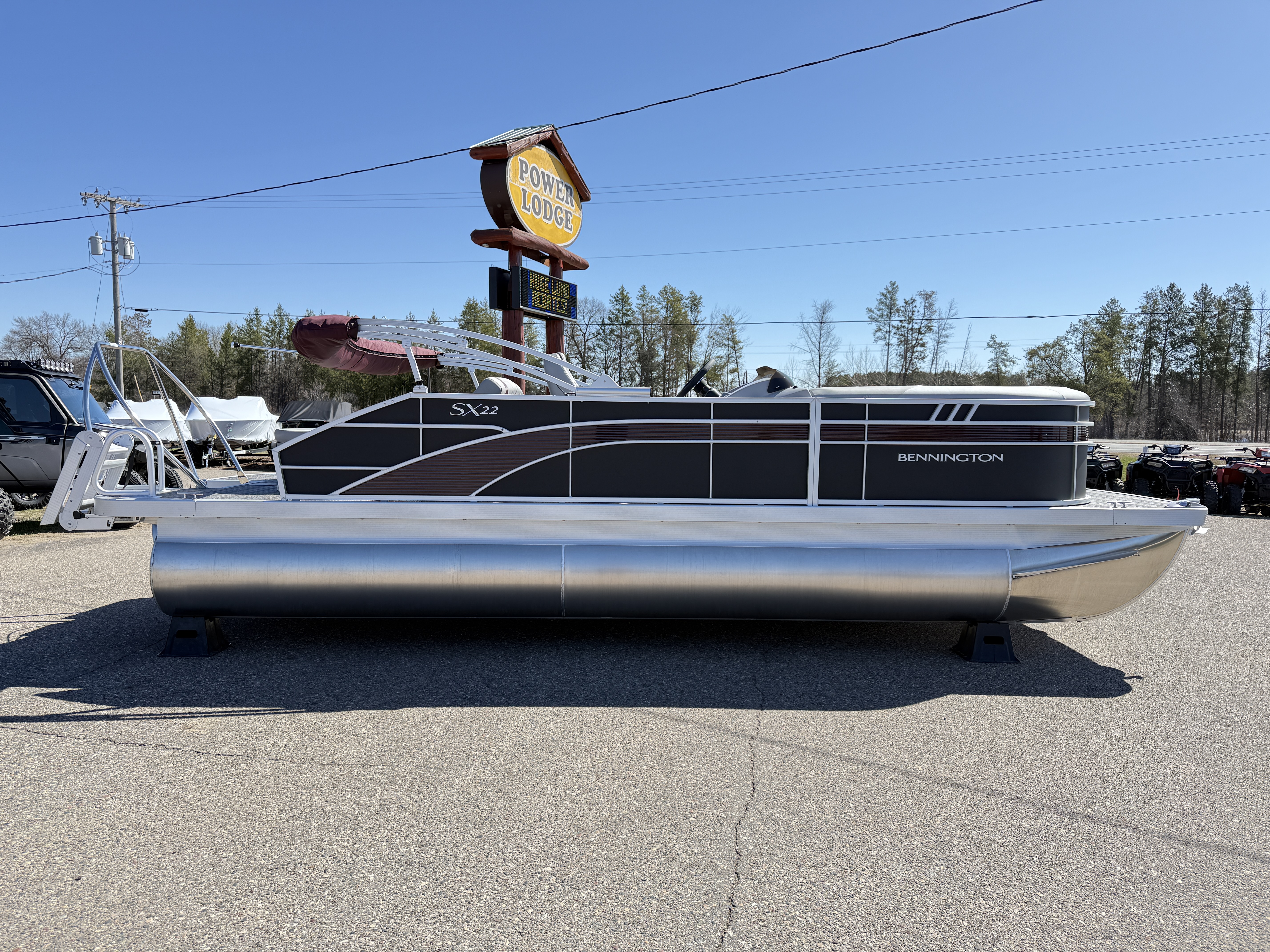 2025 Bennington 22 SX - SWINGBACK CO-CAP SPS - w/F150XC - TRI
