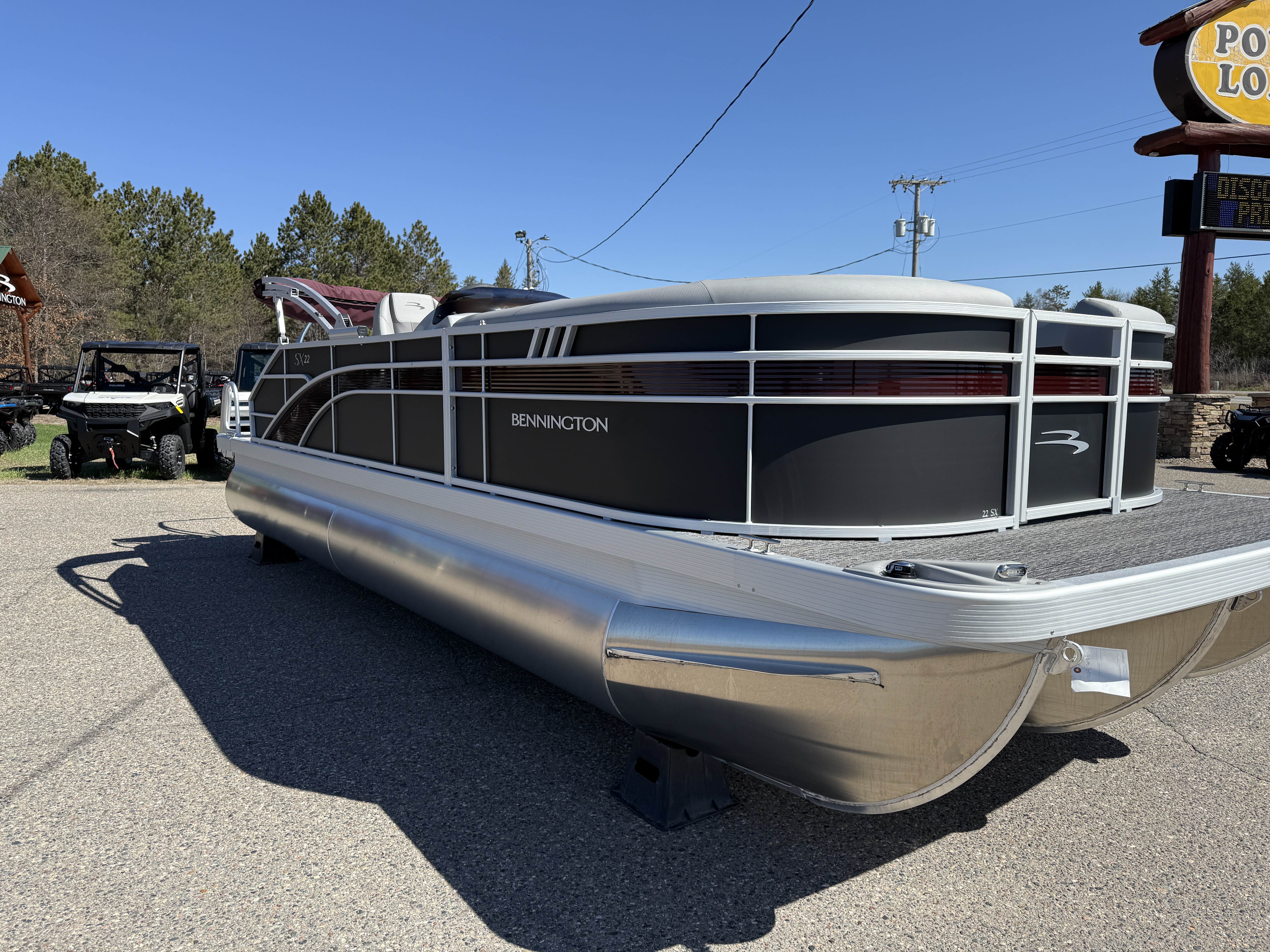 2025 Bennington 22 SX - SWINGBACK CO-CAP SPS - w/F150XC - TRI - Photo 2