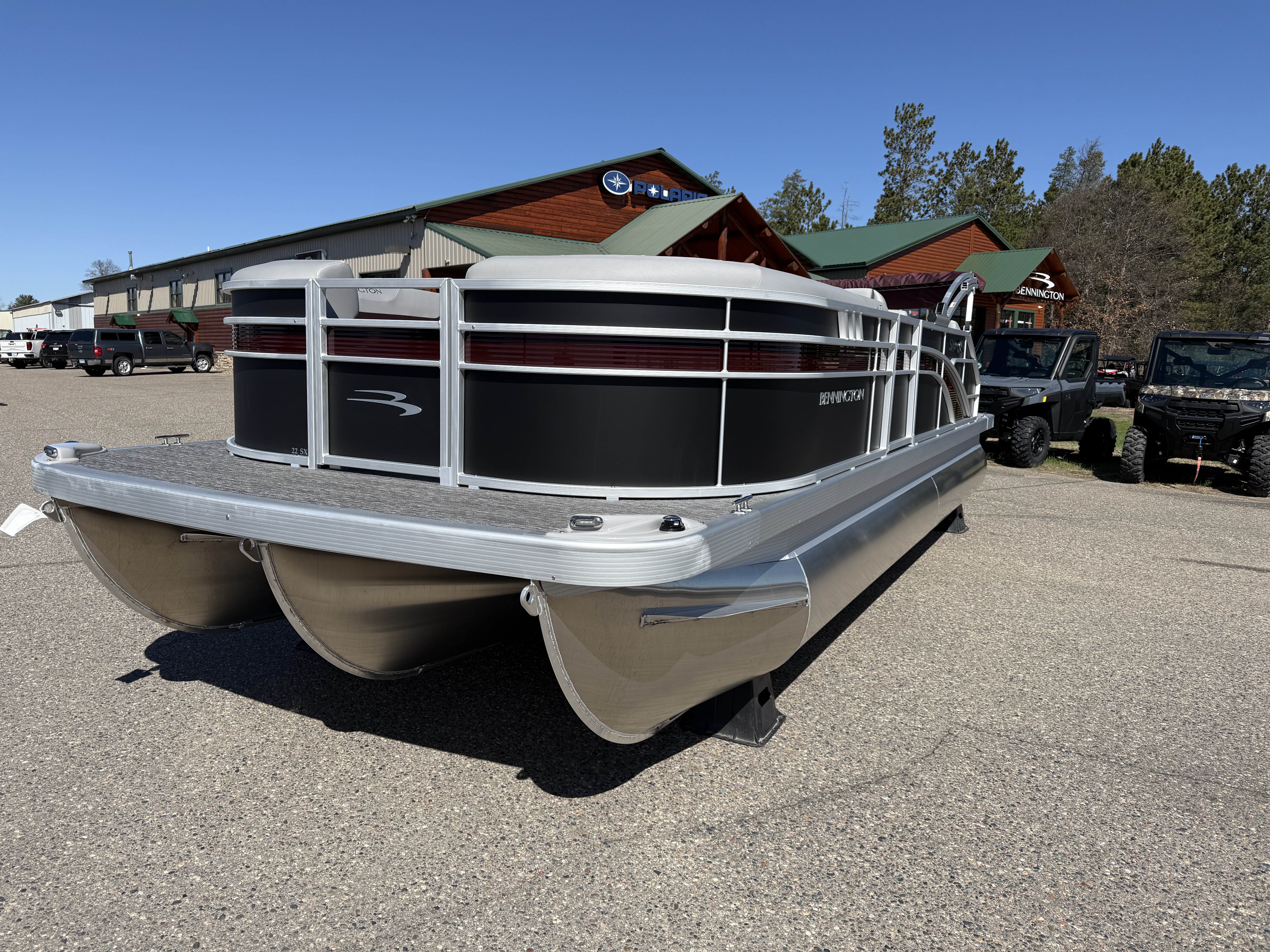 2025 Bennington 22 SX - SWINGBACK CO-CAP SPS - w/F150XC - TRI - Photo 4