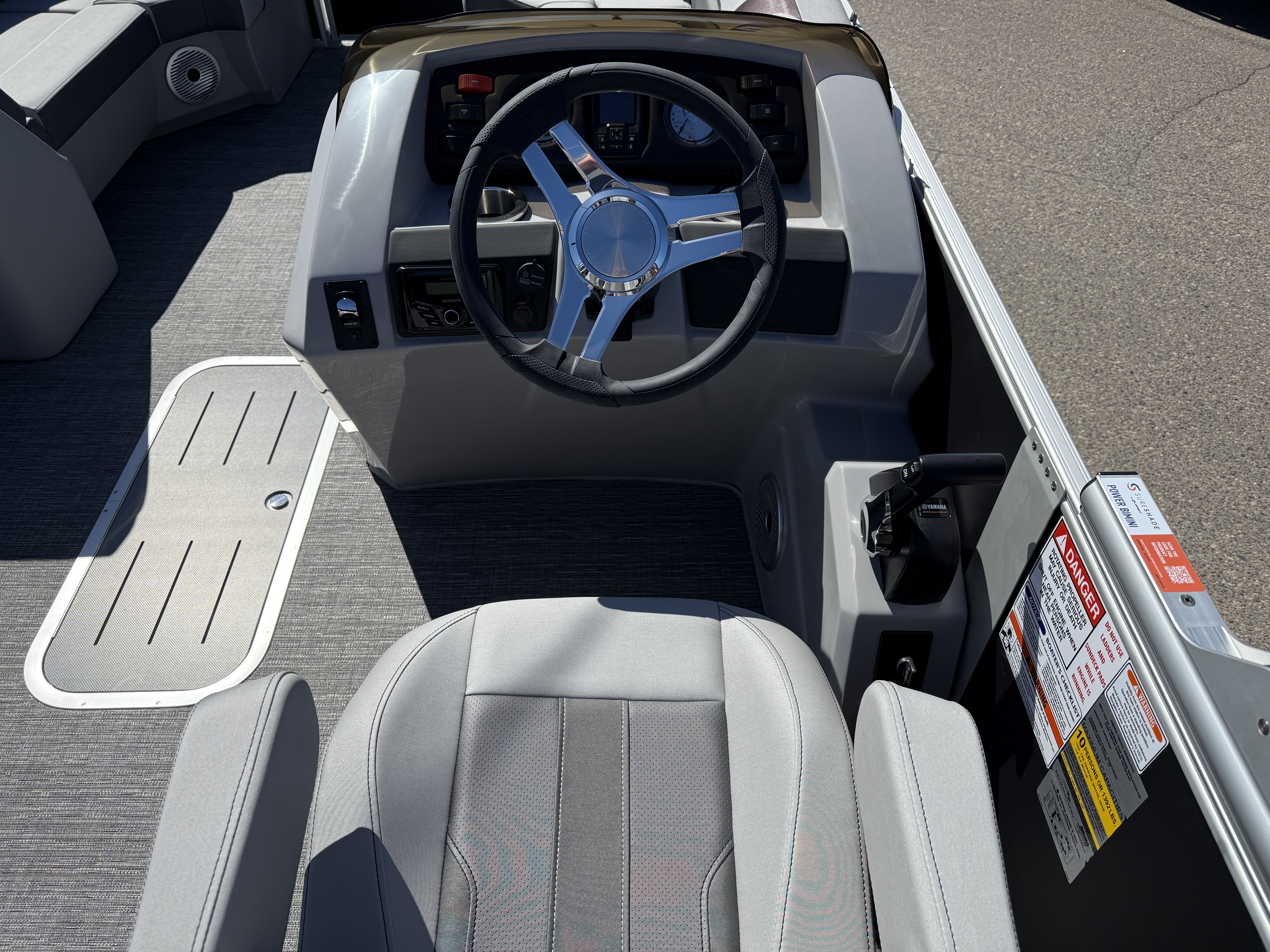 2025 Bennington 22 SX - SWINGBACK CO-CAP SPS - w/F150XC - TRI - Photo 11