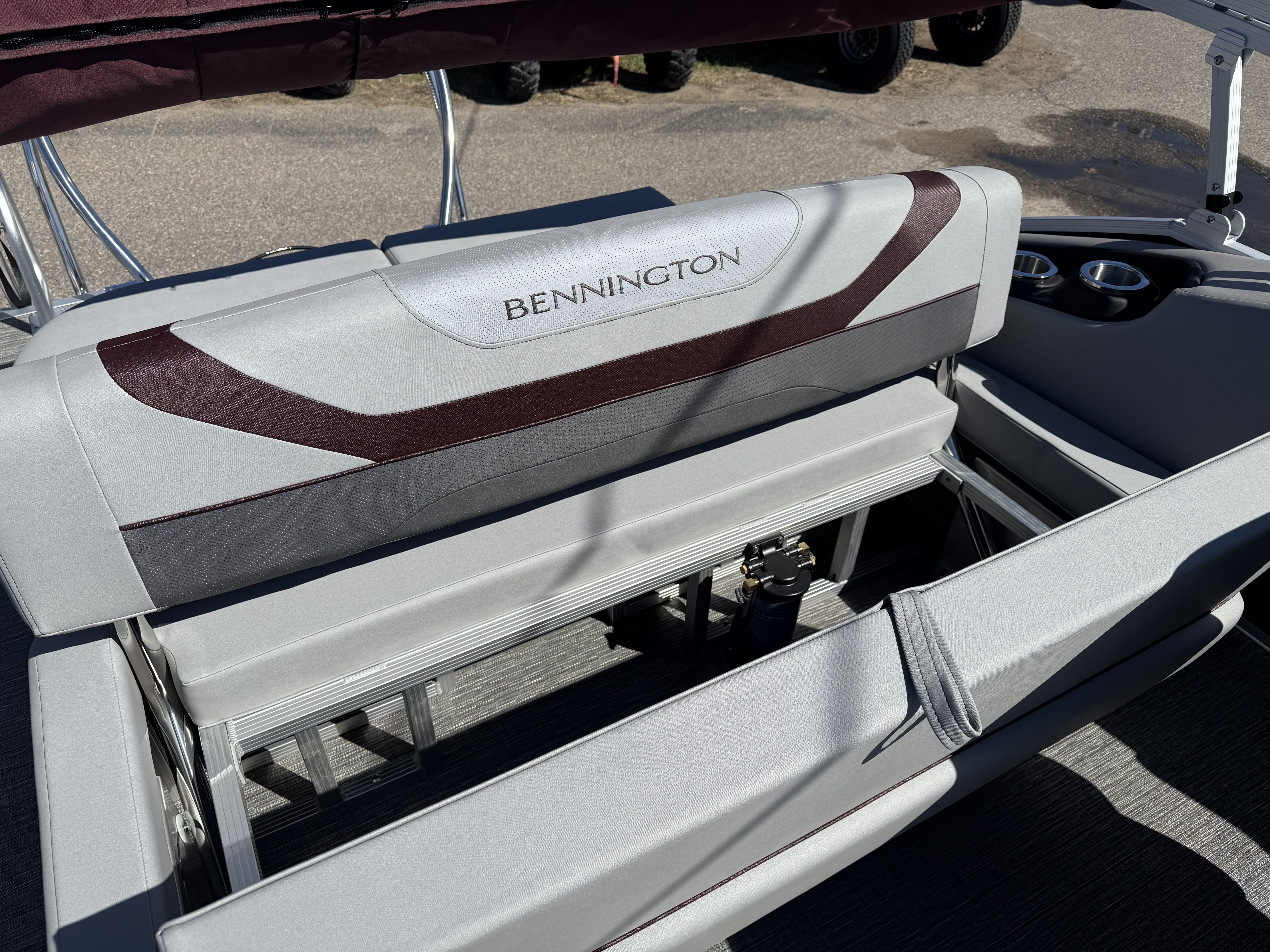 2025 Bennington 22 SX - SWINGBACK CO-CAP SPS - w/F150XC - TRI - Photo 14