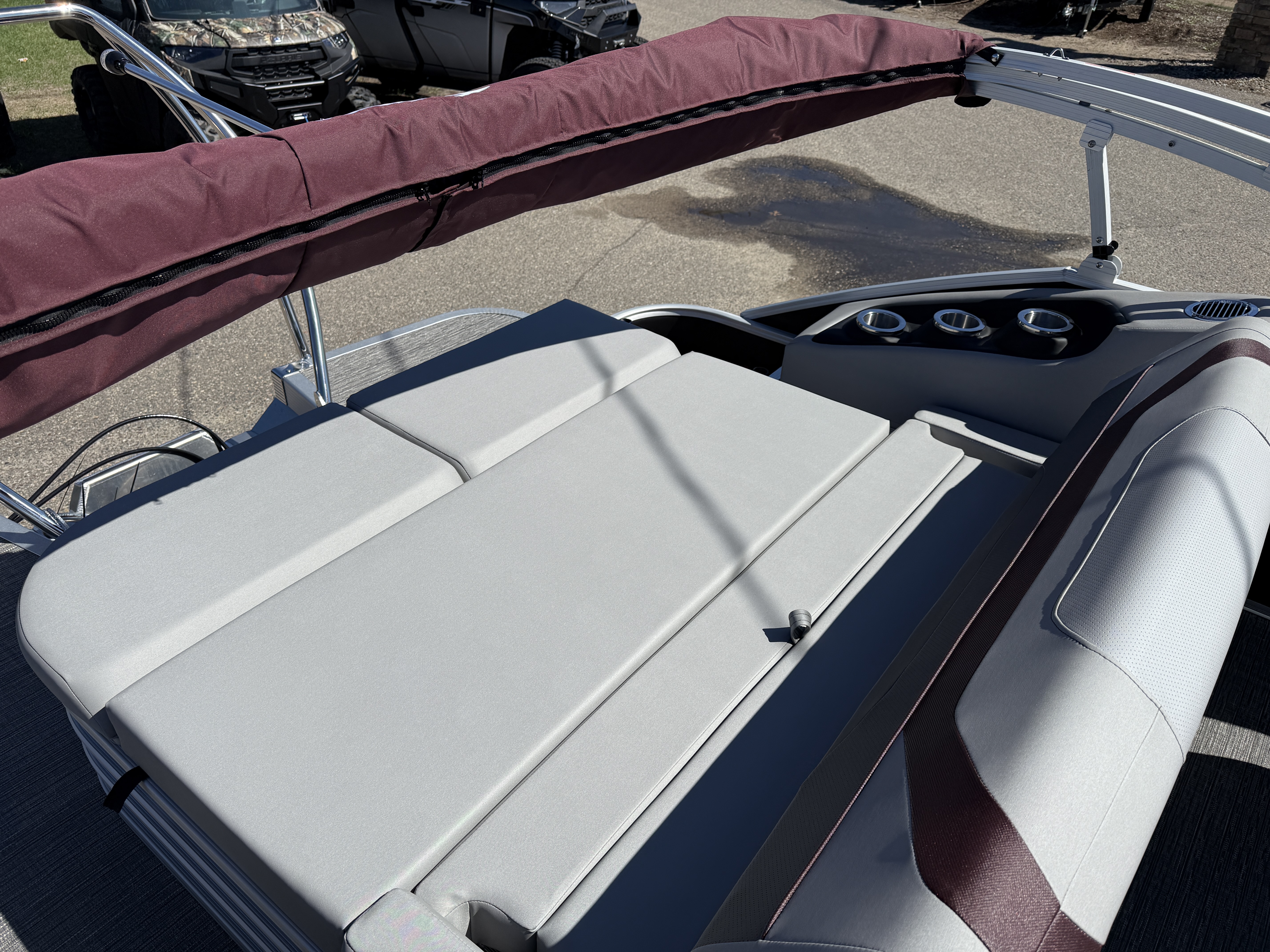 2025 Bennington 22 SX - SWINGBACK CO-CAP SPS - w/F150XC - TRI - Photo 17