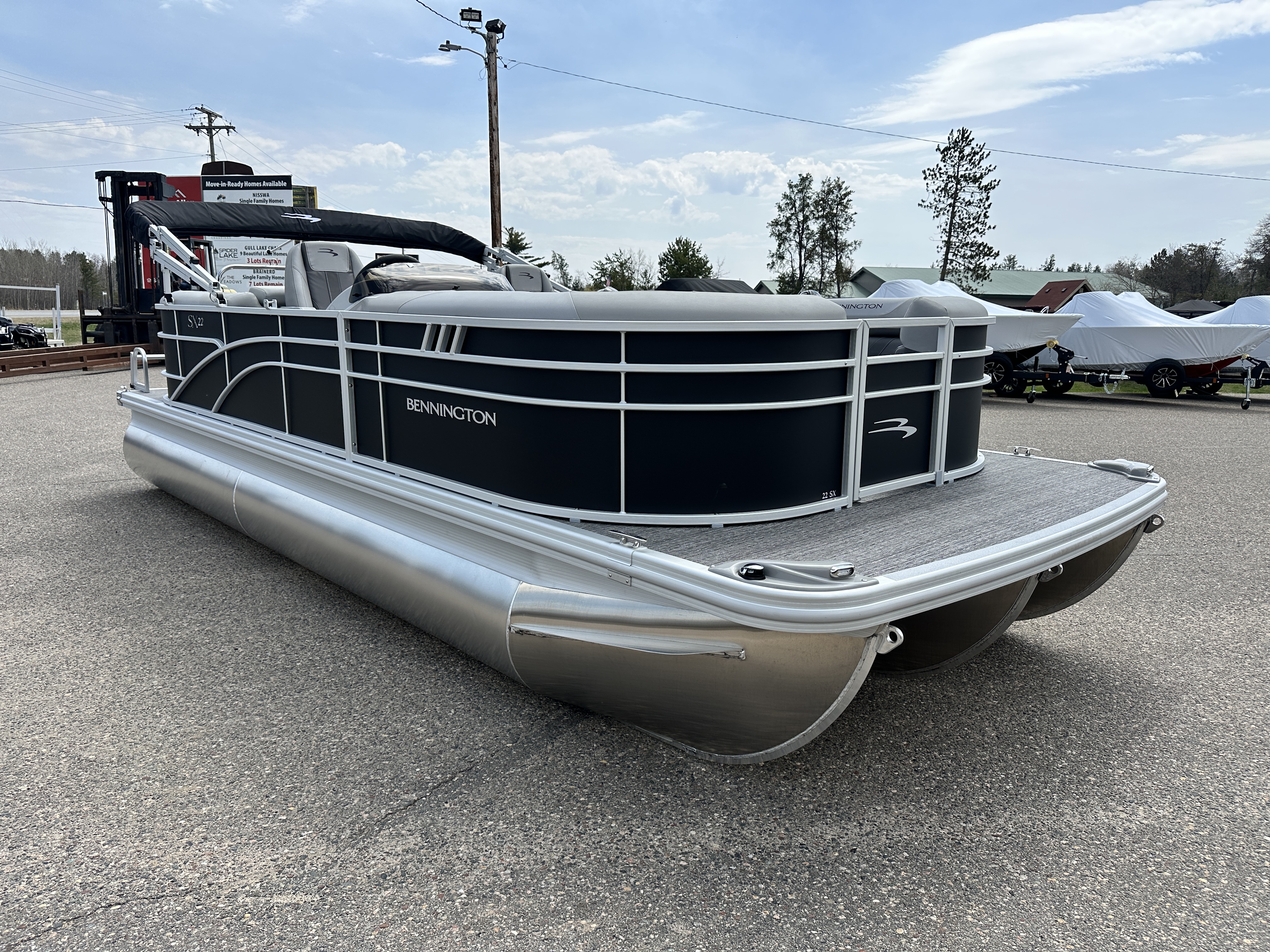 2025 Bennington 22 SX - STERN RADIUS EXPRESS - w/F90LB - TRITOON - Photo 7