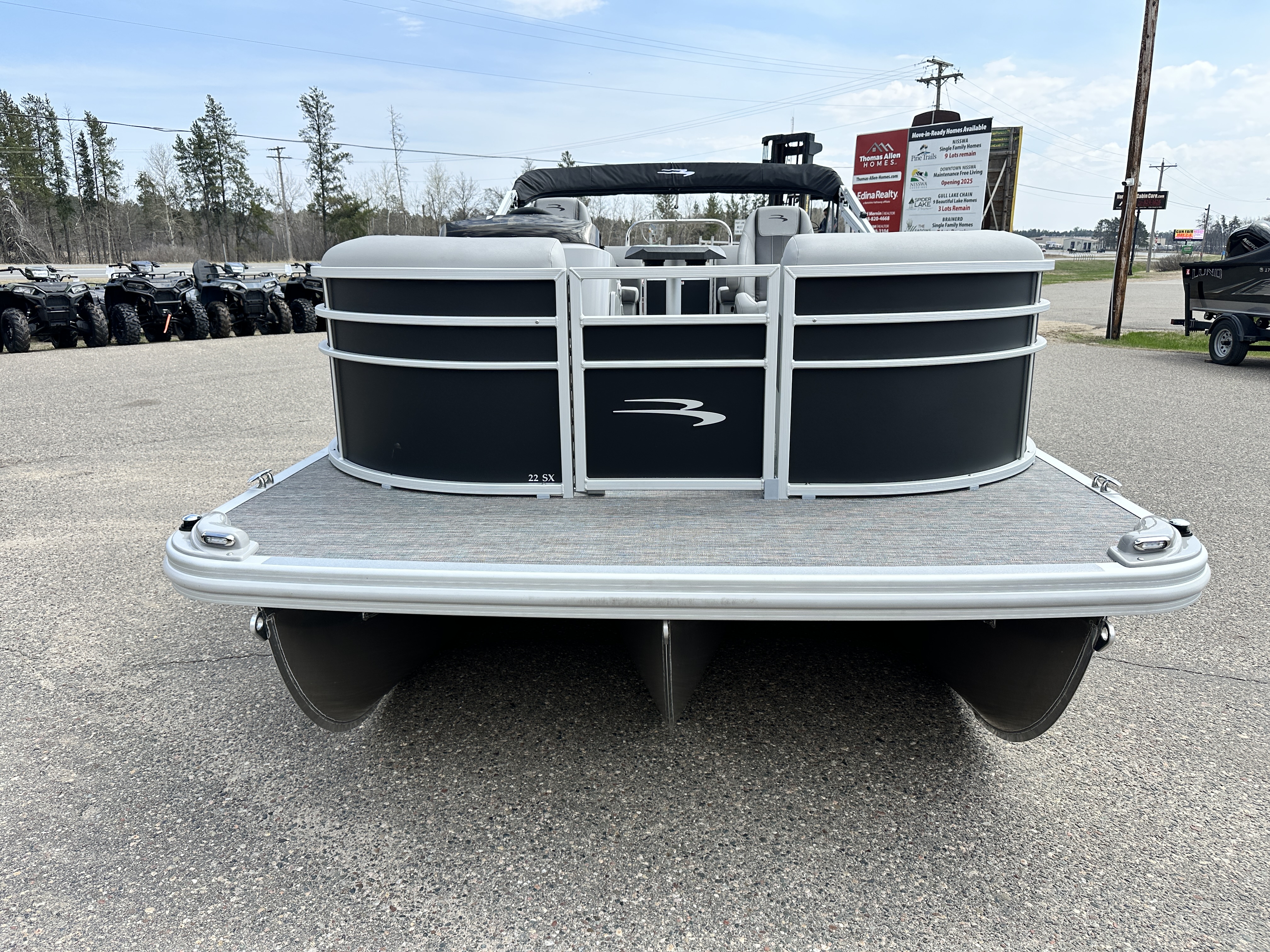 2025 Bennington 22 SX - STERN RADIUS EXPRESS - w/F90LB - TRITOON - Photo 8