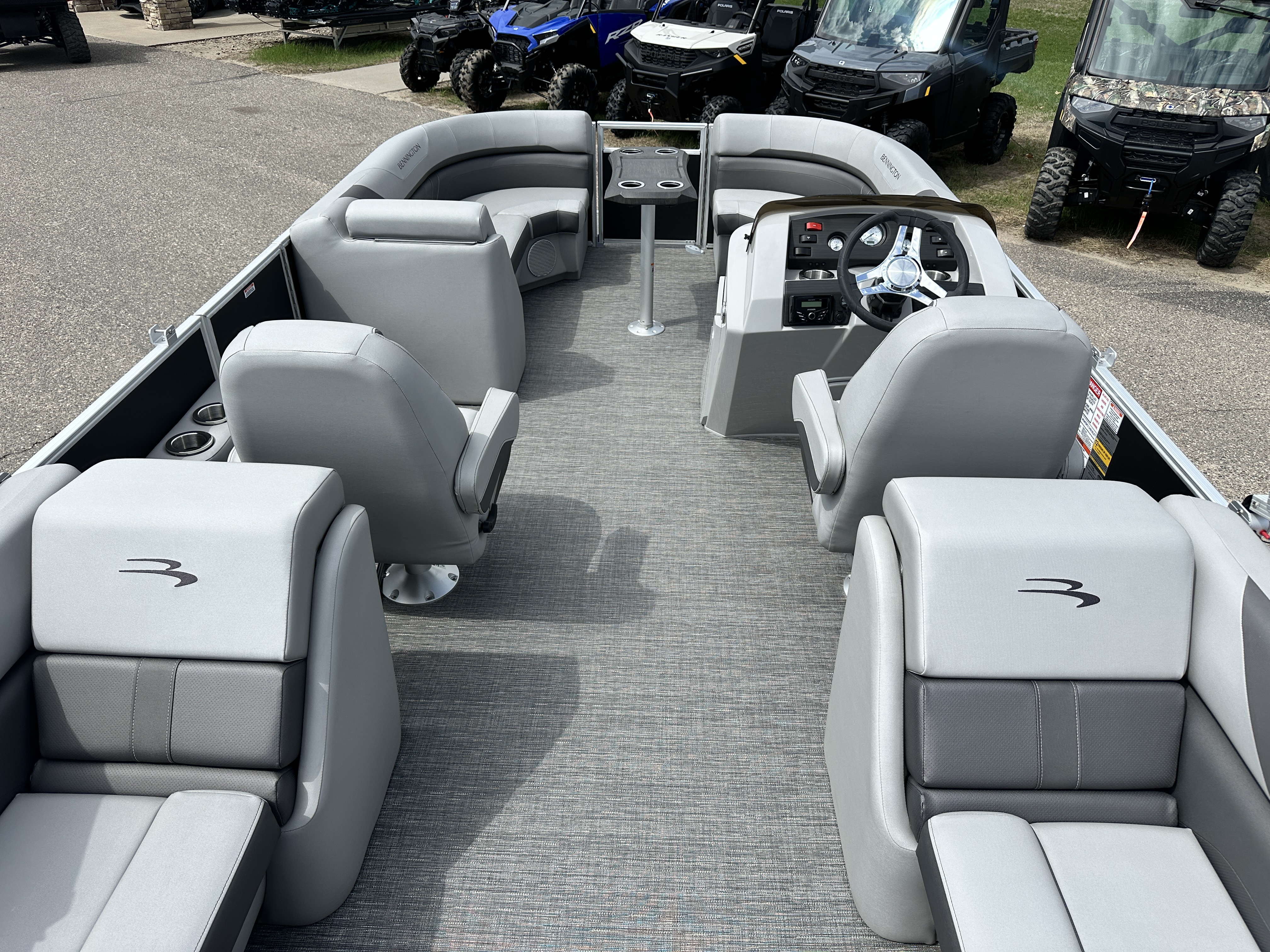 2025 Bennington 22 SX - STERN RADIUS EXPRESS - w/F90LB - TRITOON - Photo 11