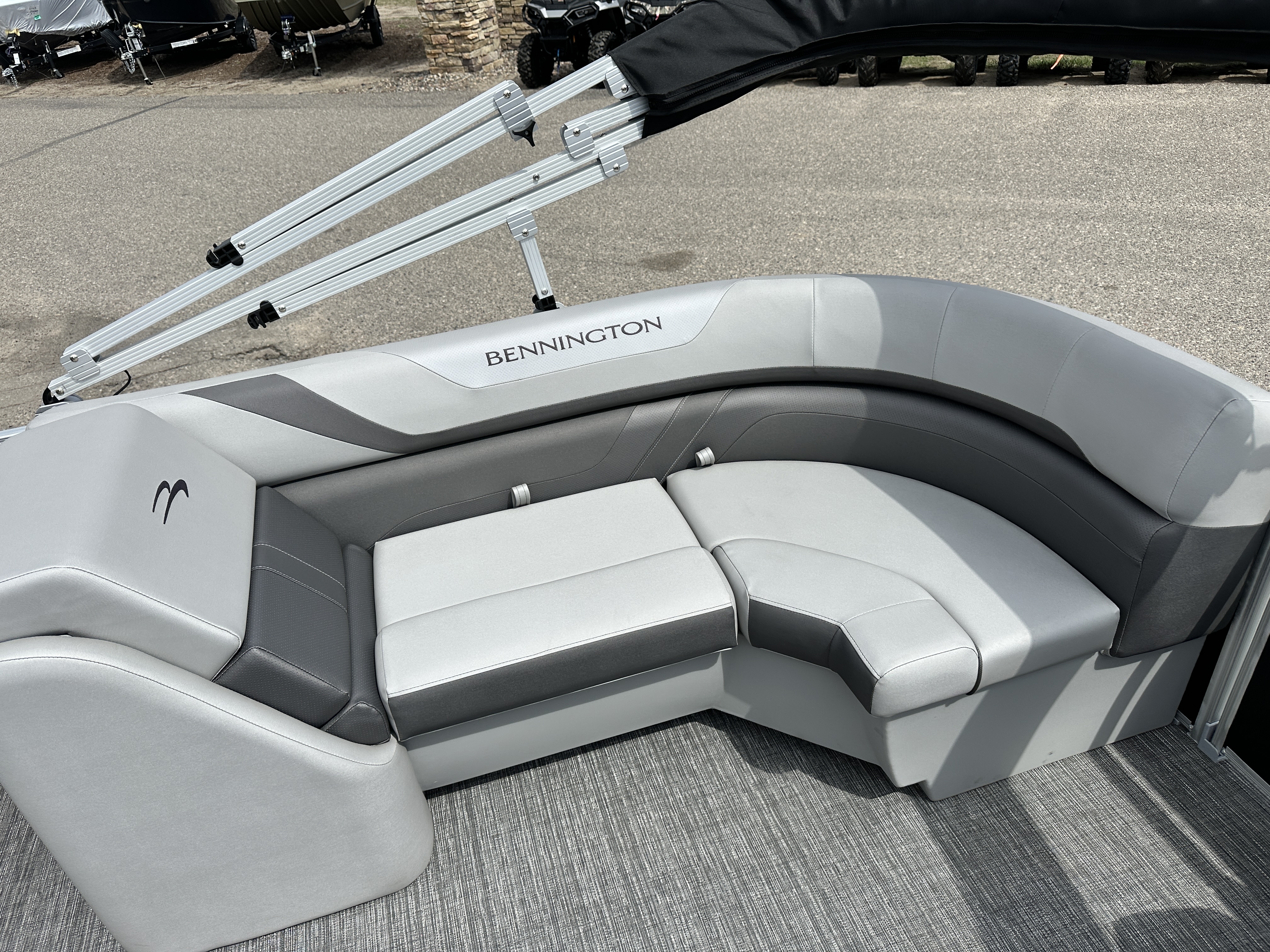 2025 Bennington 22 SX - STERN RADIUS EXPRESS - w/F90LB - TRITOON - Photo 12