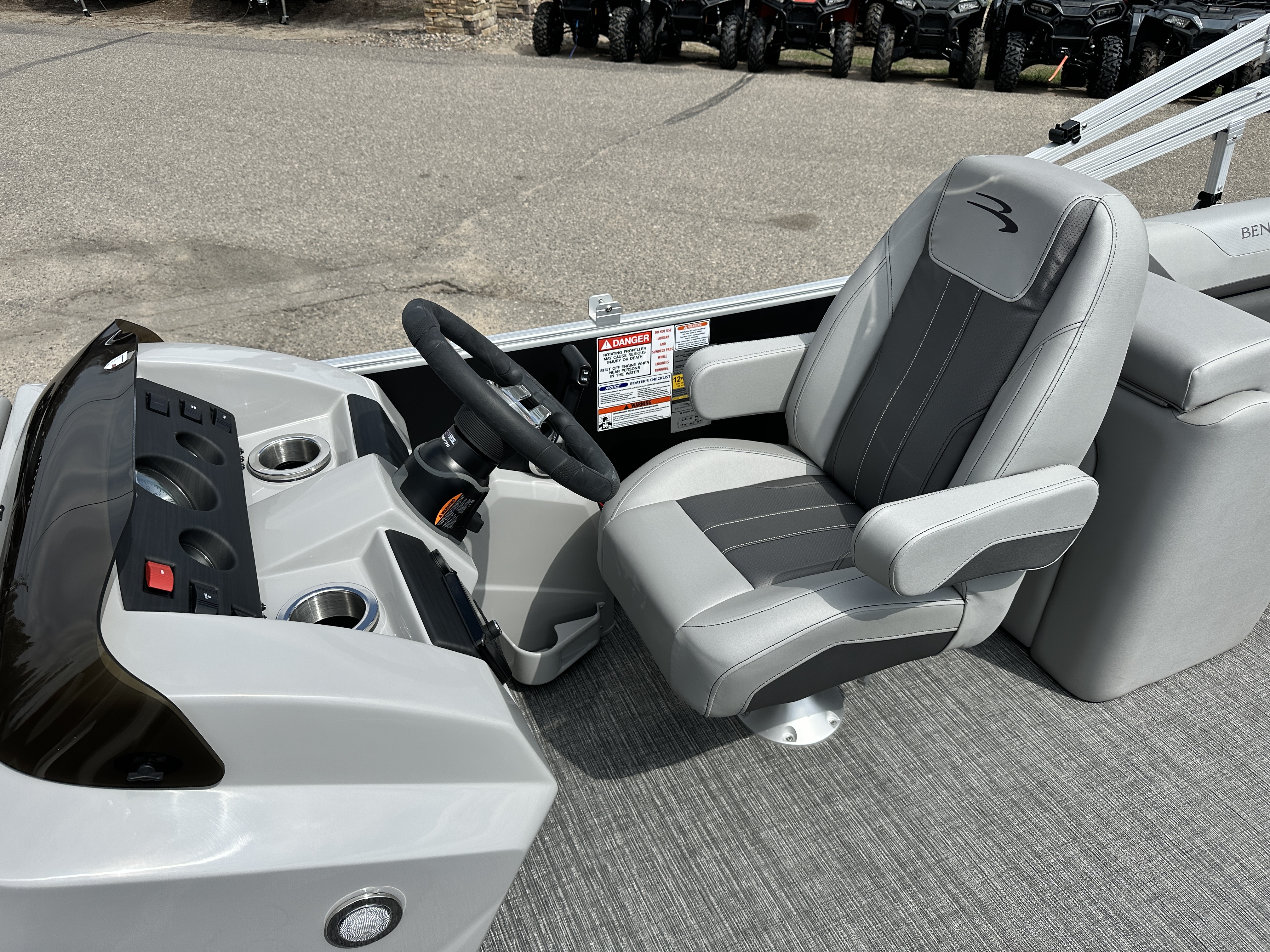 2025 Bennington 22 SX - STERN RADIUS EXPRESS - w/F90LB - TRITOON - Photo 14