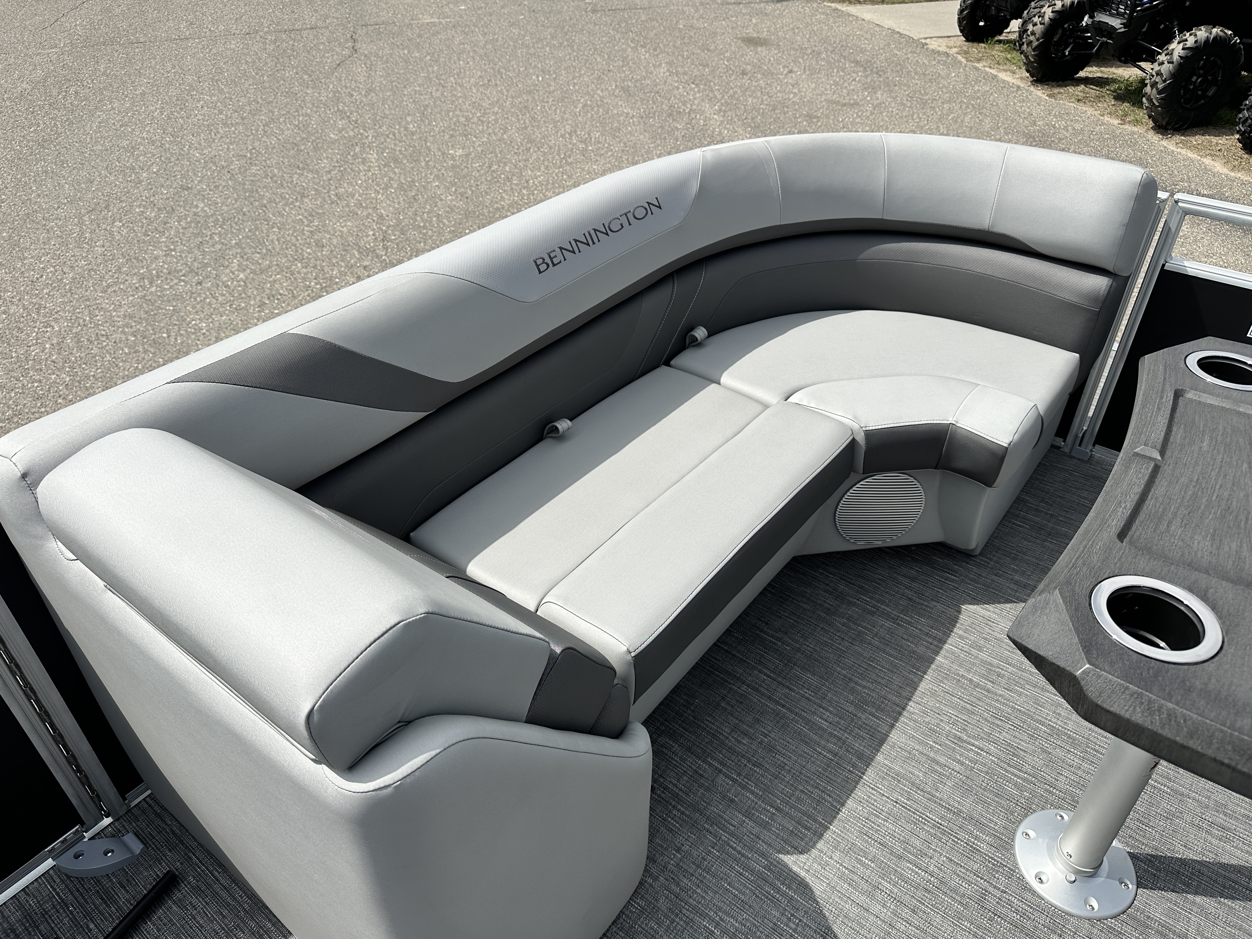 2025 Bennington 22 SX - STERN RADIUS EXPRESS - w/F90LB - TRITOON - Photo 16