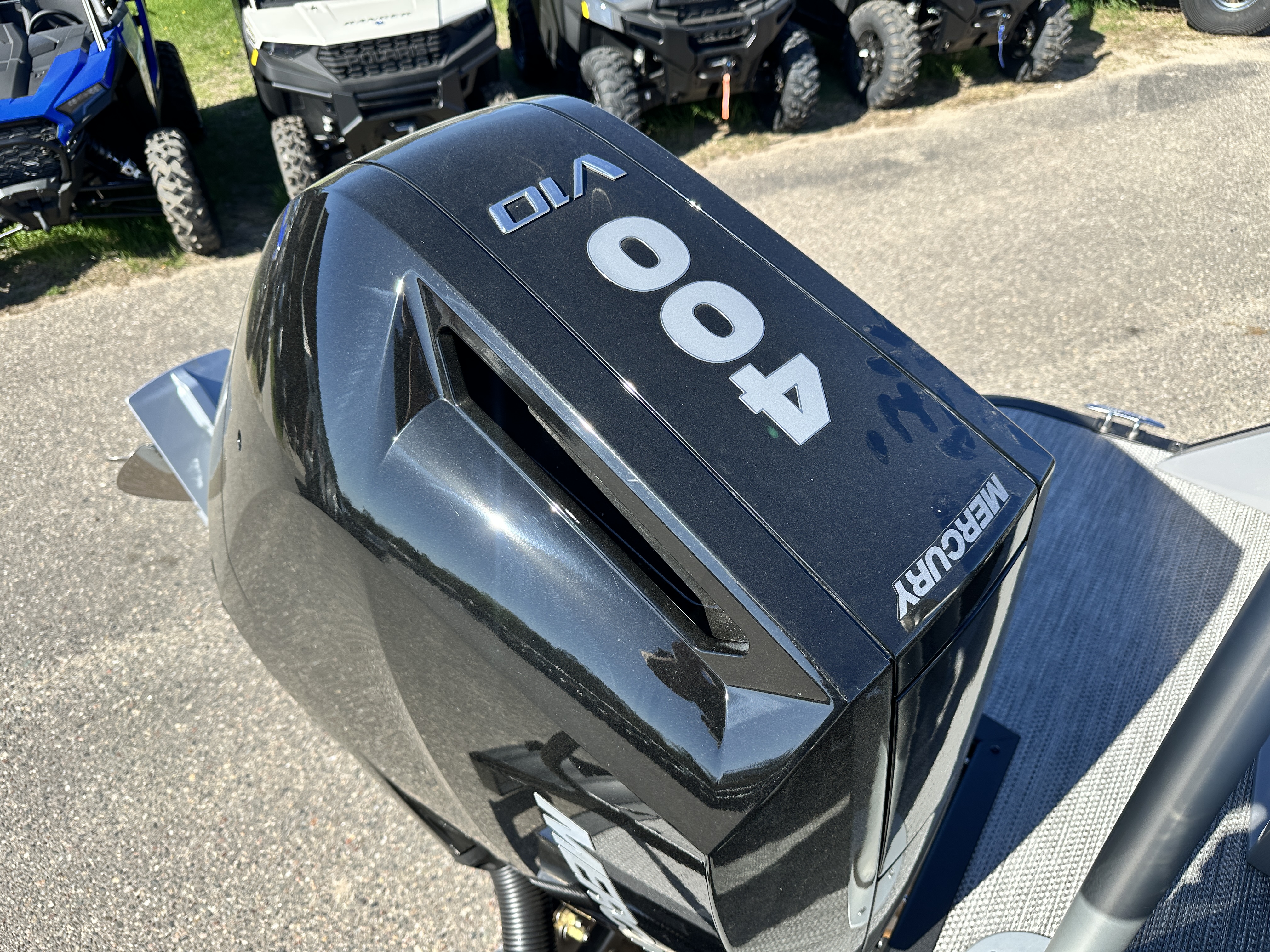 2024 Bennington 25 QX - FASTBACK ARCH w/WINDSHIELD - 400XL VERADO - TRITOON - Photo 8