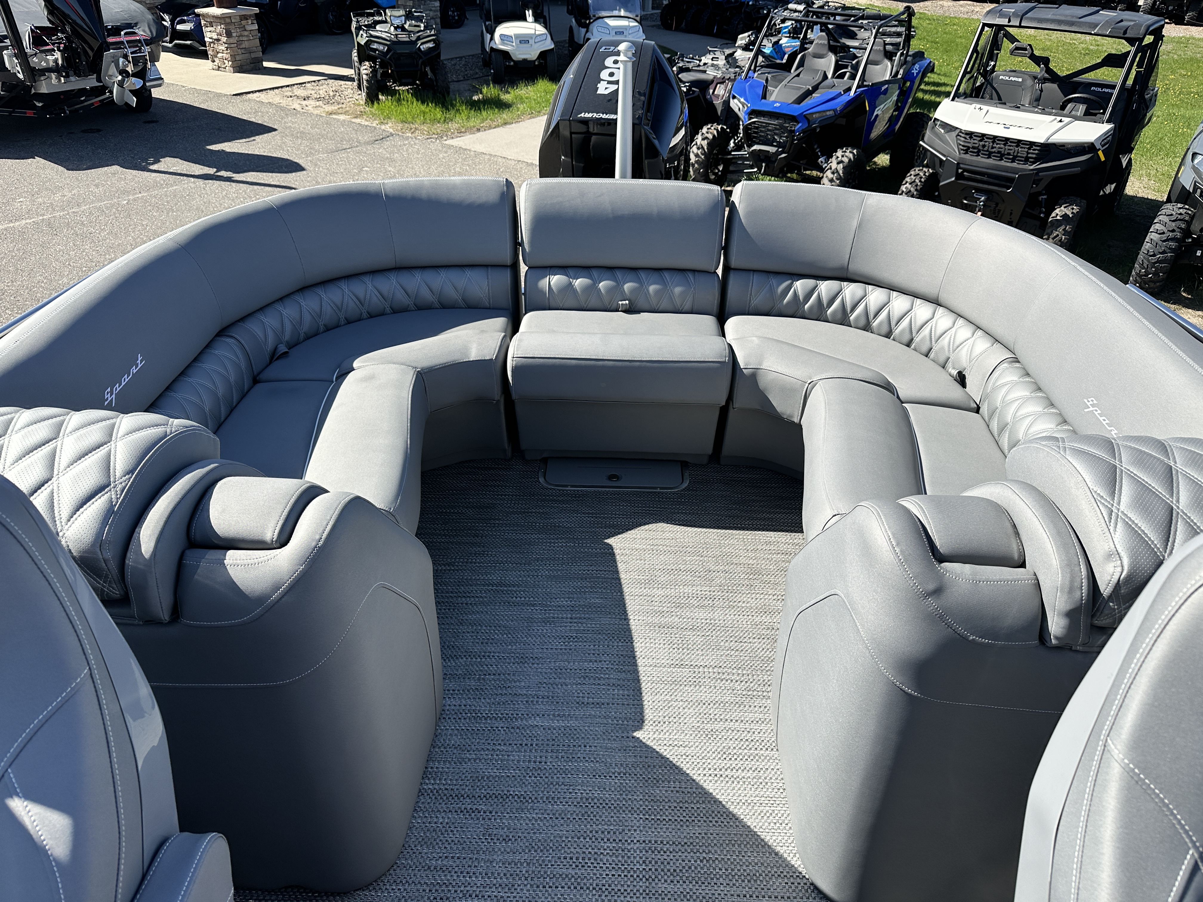 2024 Bennington 25 QX - FASTBACK ARCH w/WINDSHIELD - 400XL VERADO - TRITOON - Photo 13