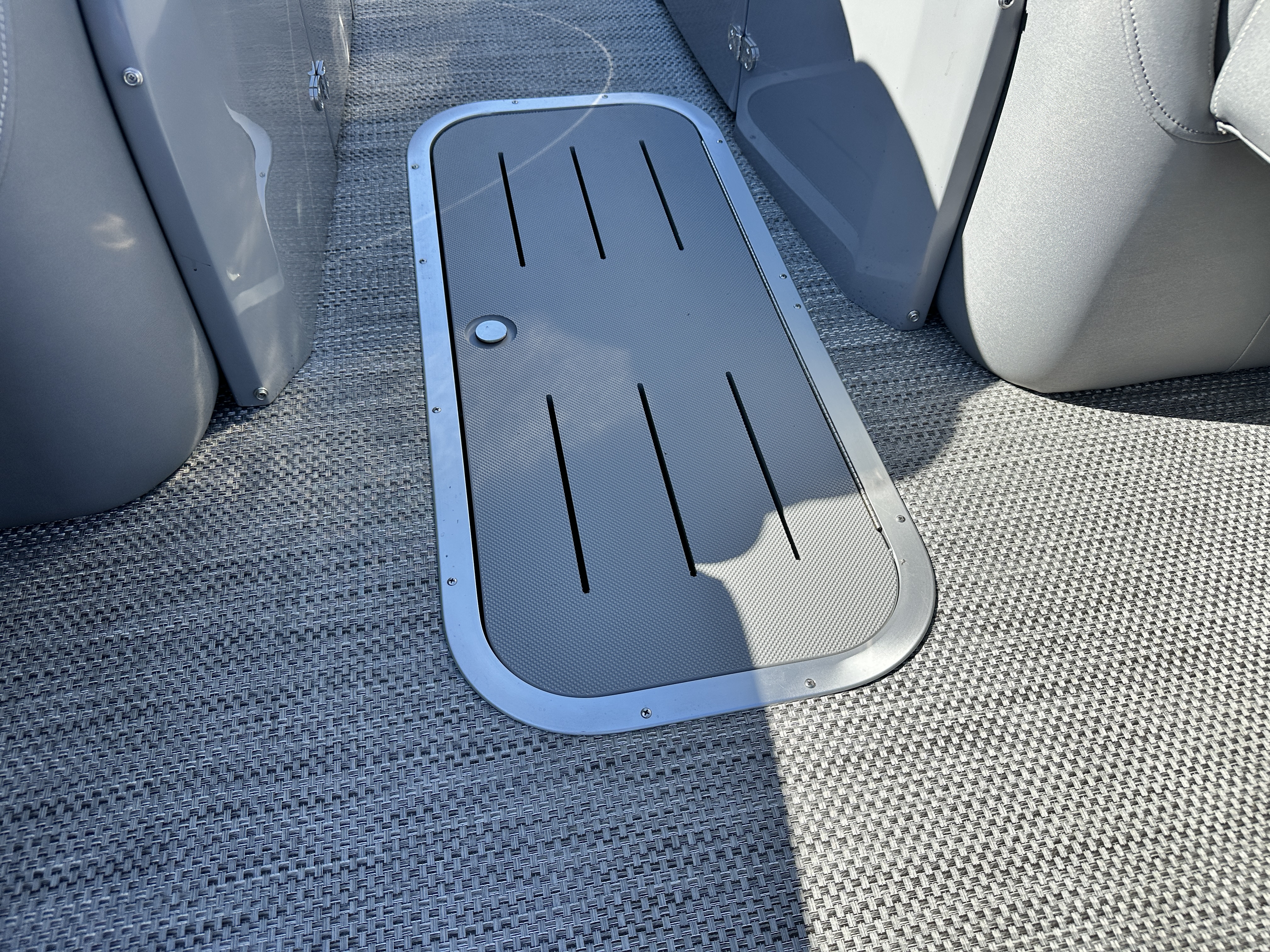 2024 Bennington 25 QX - FASTBACK ARCH w/WINDSHIELD - 400XL VERADO - TRITOON - Photo 19