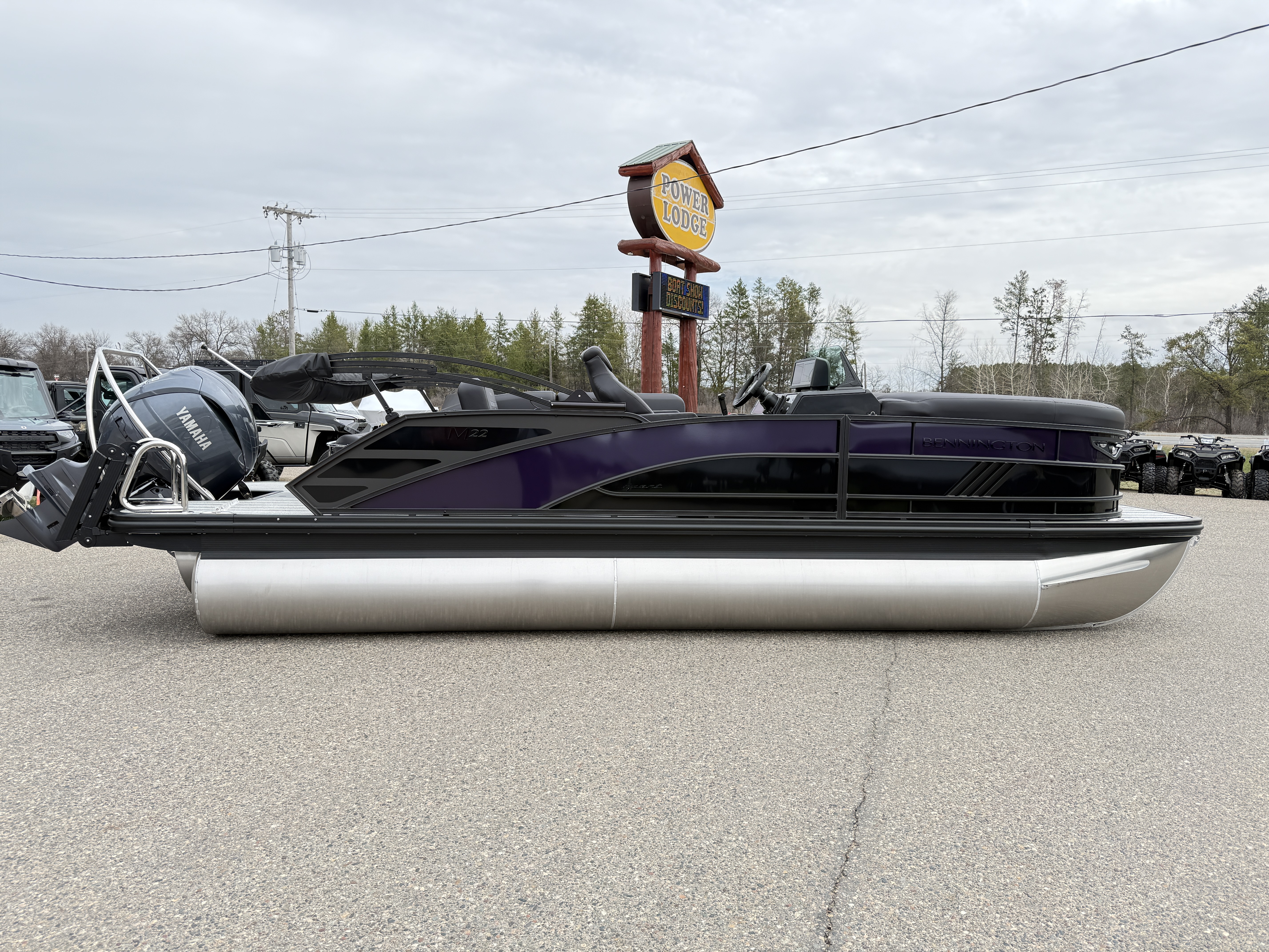 2025 Bennington 22 M - SWINGBACK SPORT - w/F150XC - TRITOON