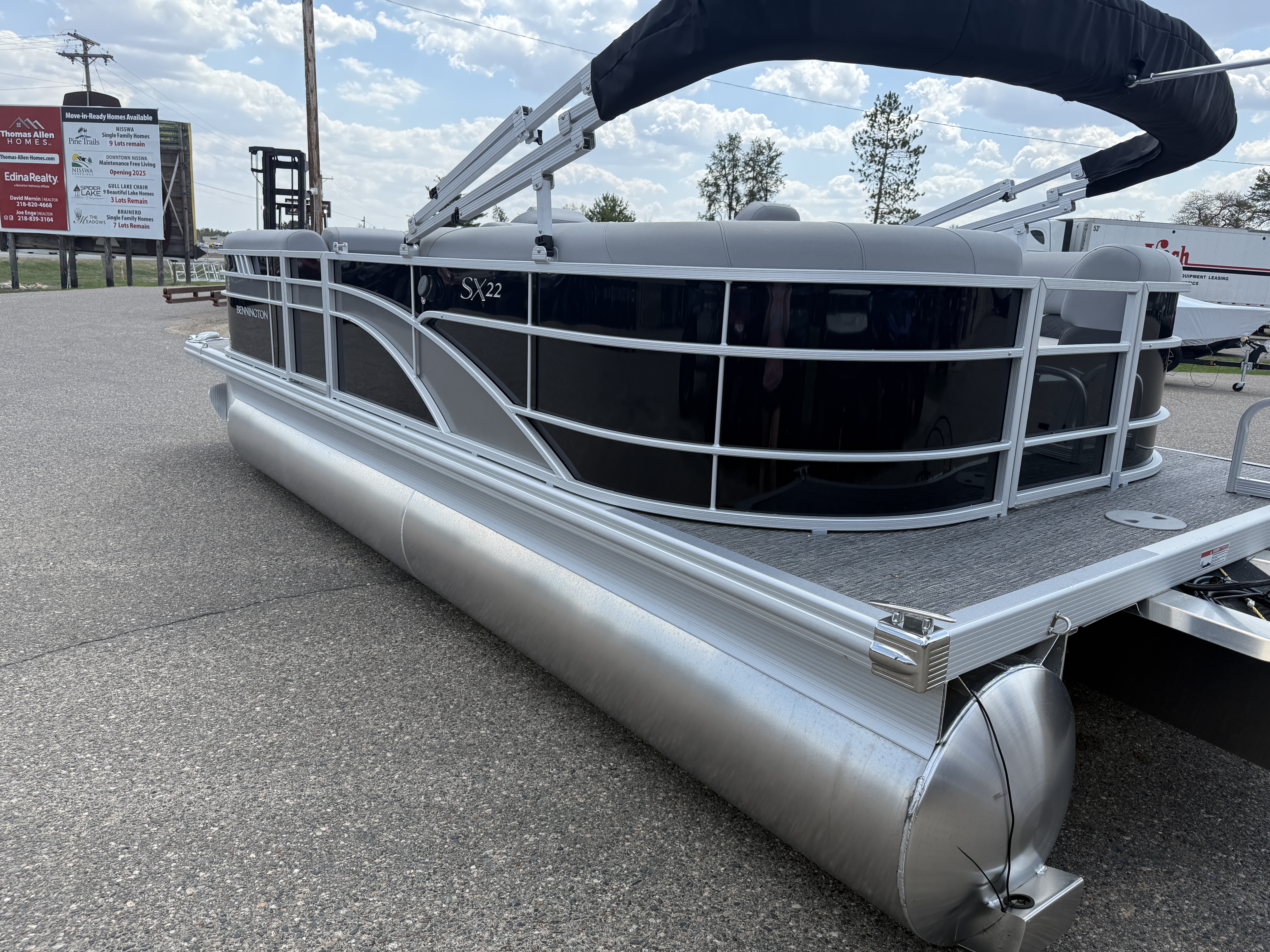 2025 Bennington 22 SX - STERN RADIUS EXPRESS - w/T50LB - Photo 7
