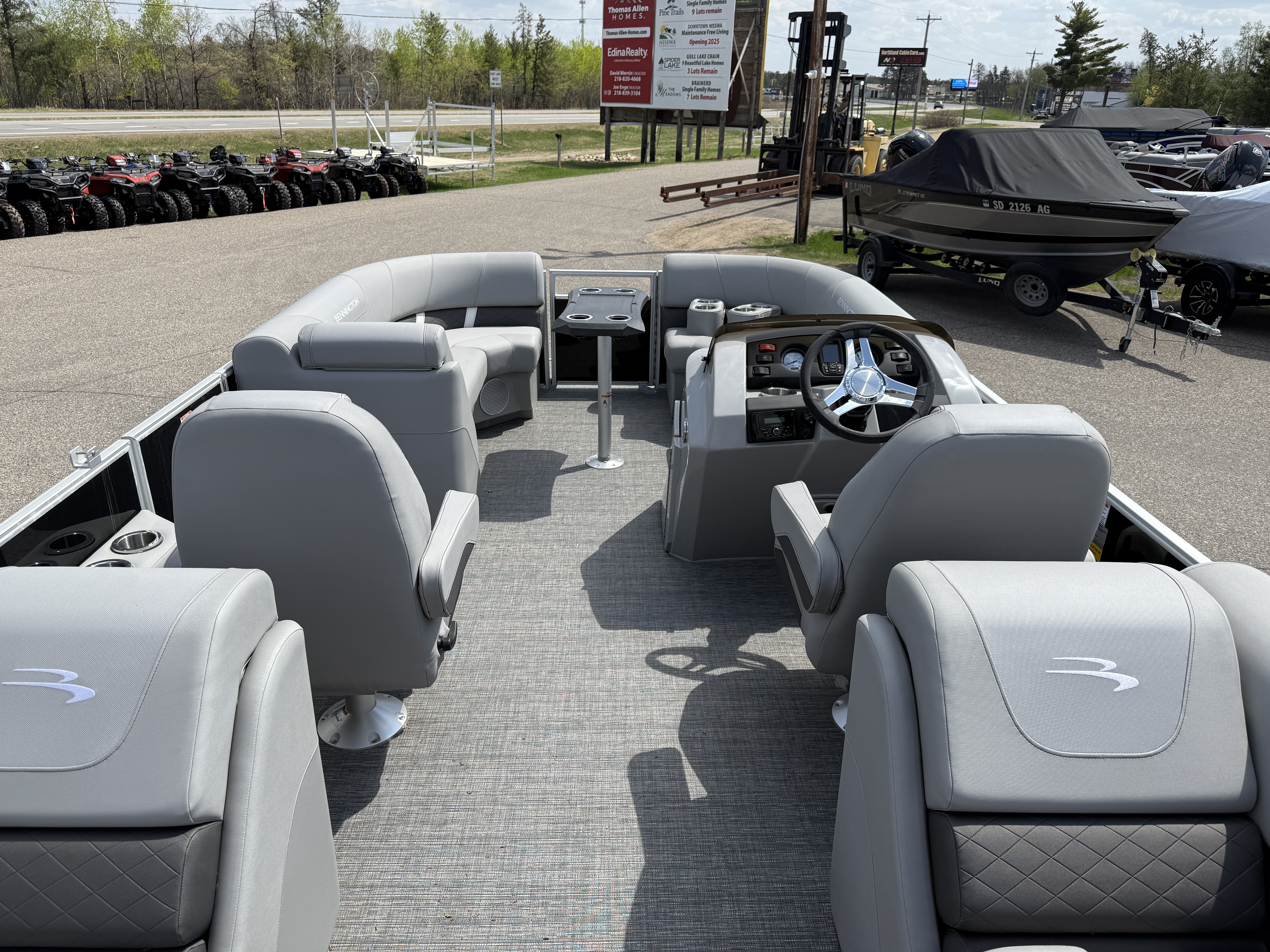 2025 Bennington 22 SX - STERN RADIUS EXPRESS - w/T50LB - Photo 10