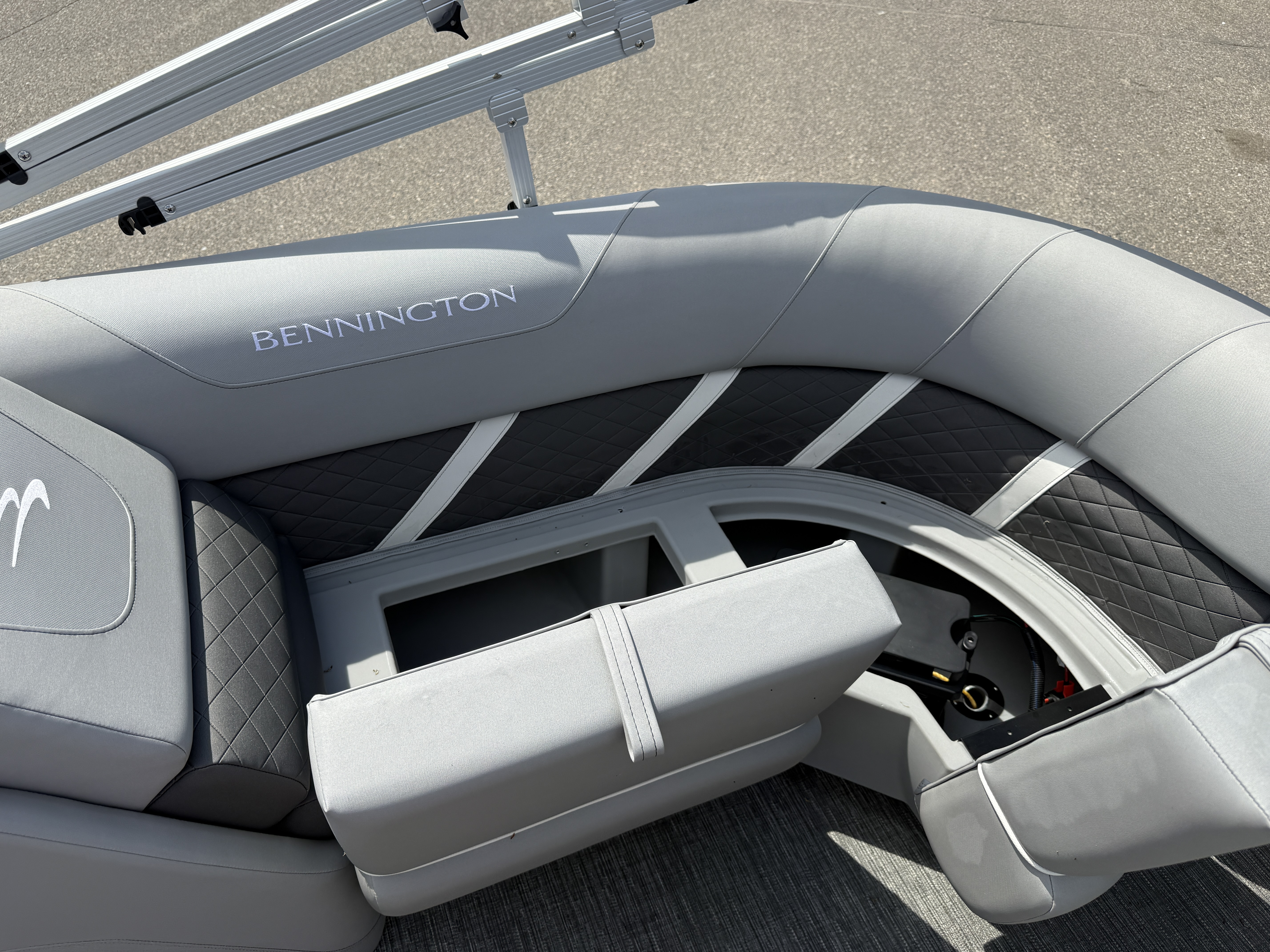 2025 Bennington 22 SX - STERN RADIUS EXPRESS - w/T50LB - Photo 14