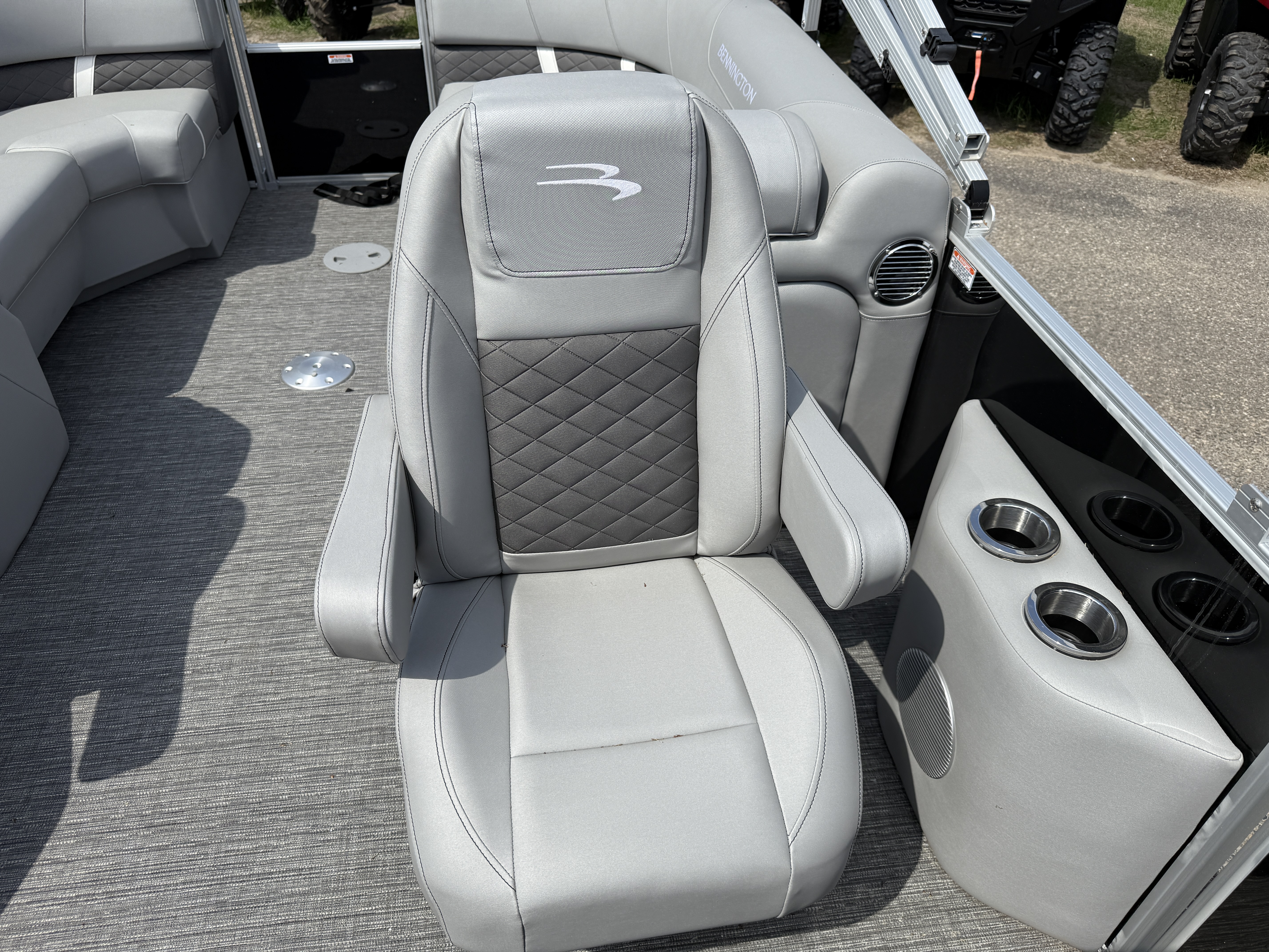 2025 Bennington 22 SX - STERN RADIUS EXPRESS - w/T50LB - Photo 18