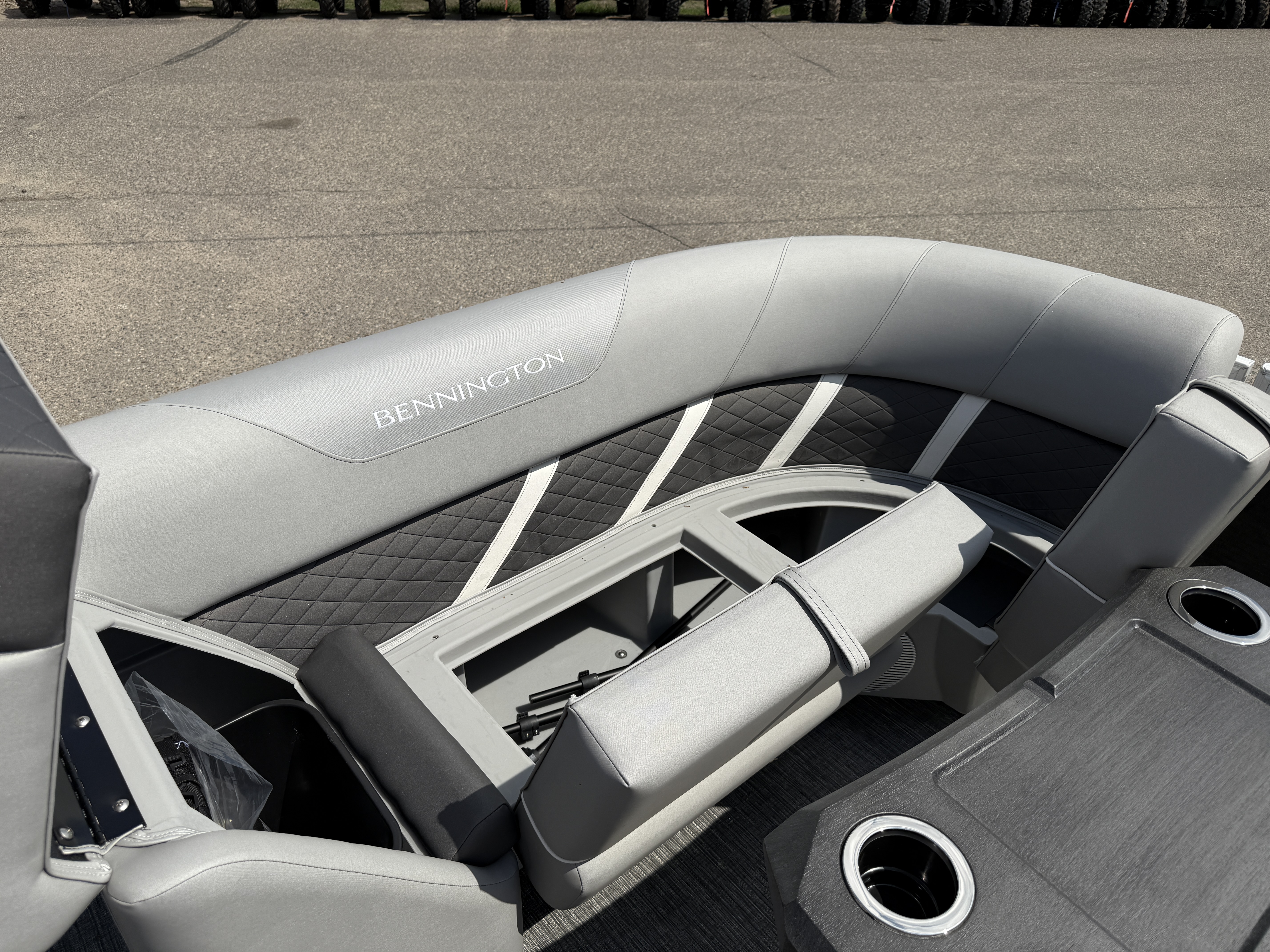 2025 Bennington 22 SX - STERN RADIUS EXPRESS - w/T50LB - Photo 19