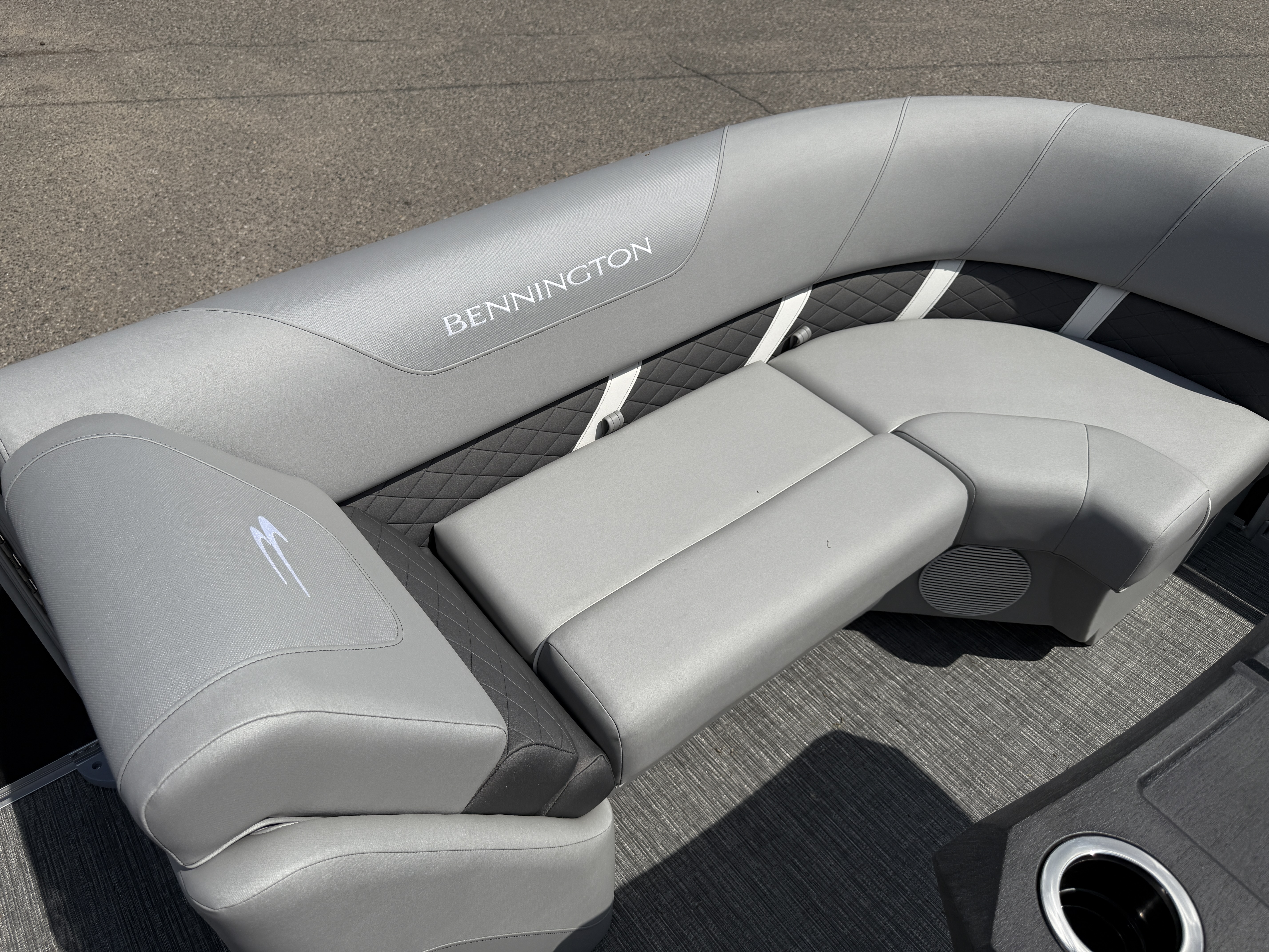 2025 Bennington 22 SX - STERN RADIUS EXPRESS - w/T50LB - Photo 20