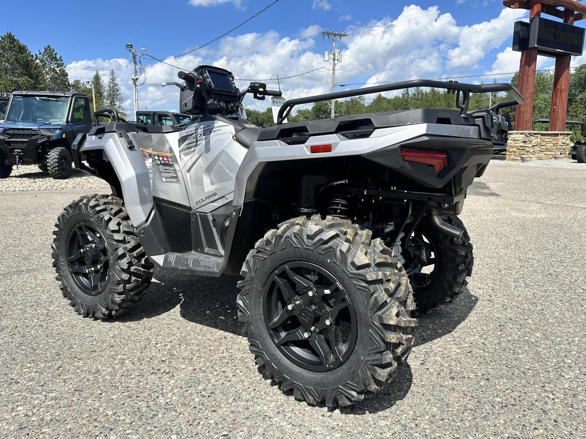 2025 Polaris SPORTSMAN 570 ULTIMATE - Photo 12