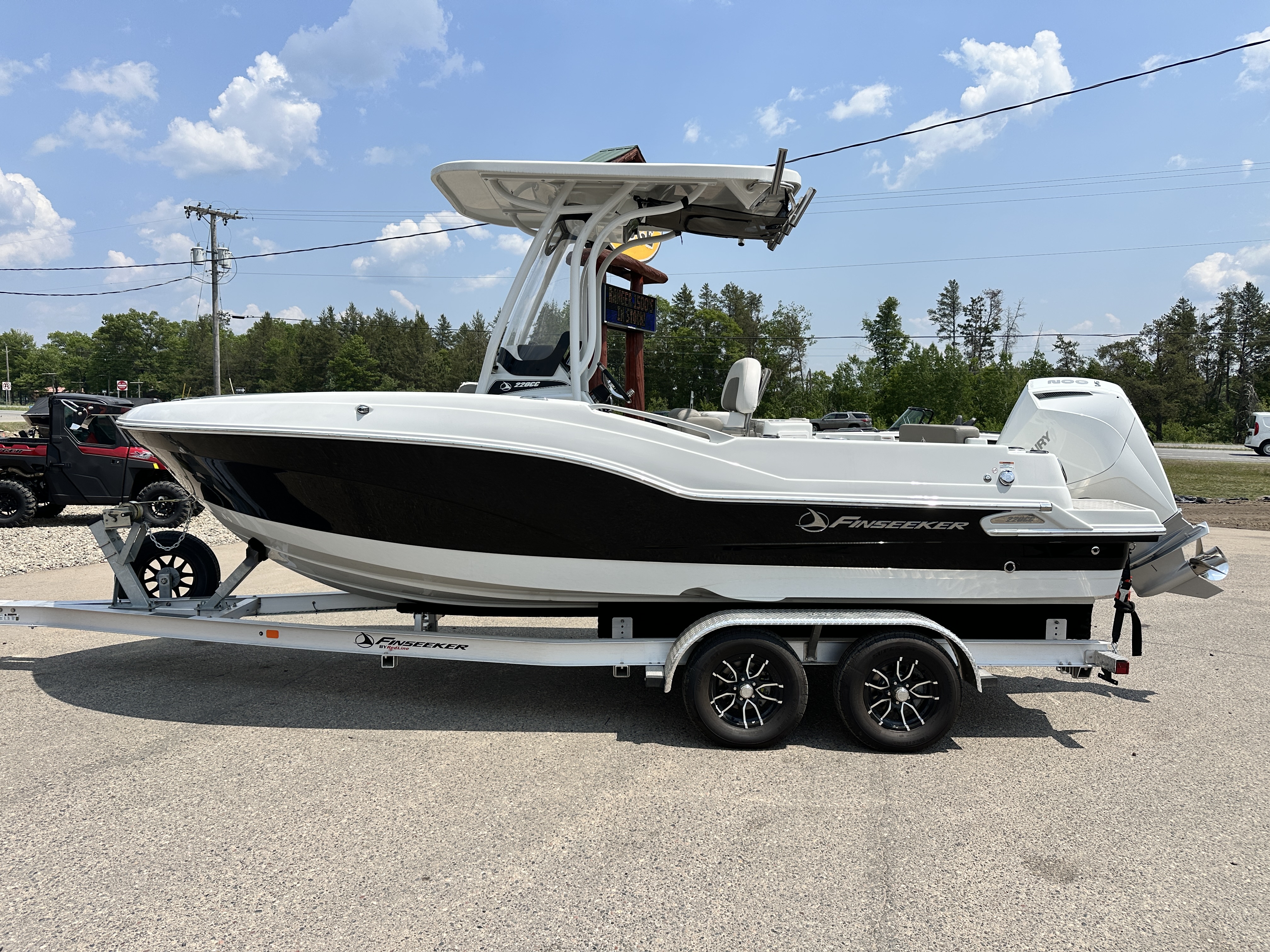 2024 Finseeker 220 Center Console