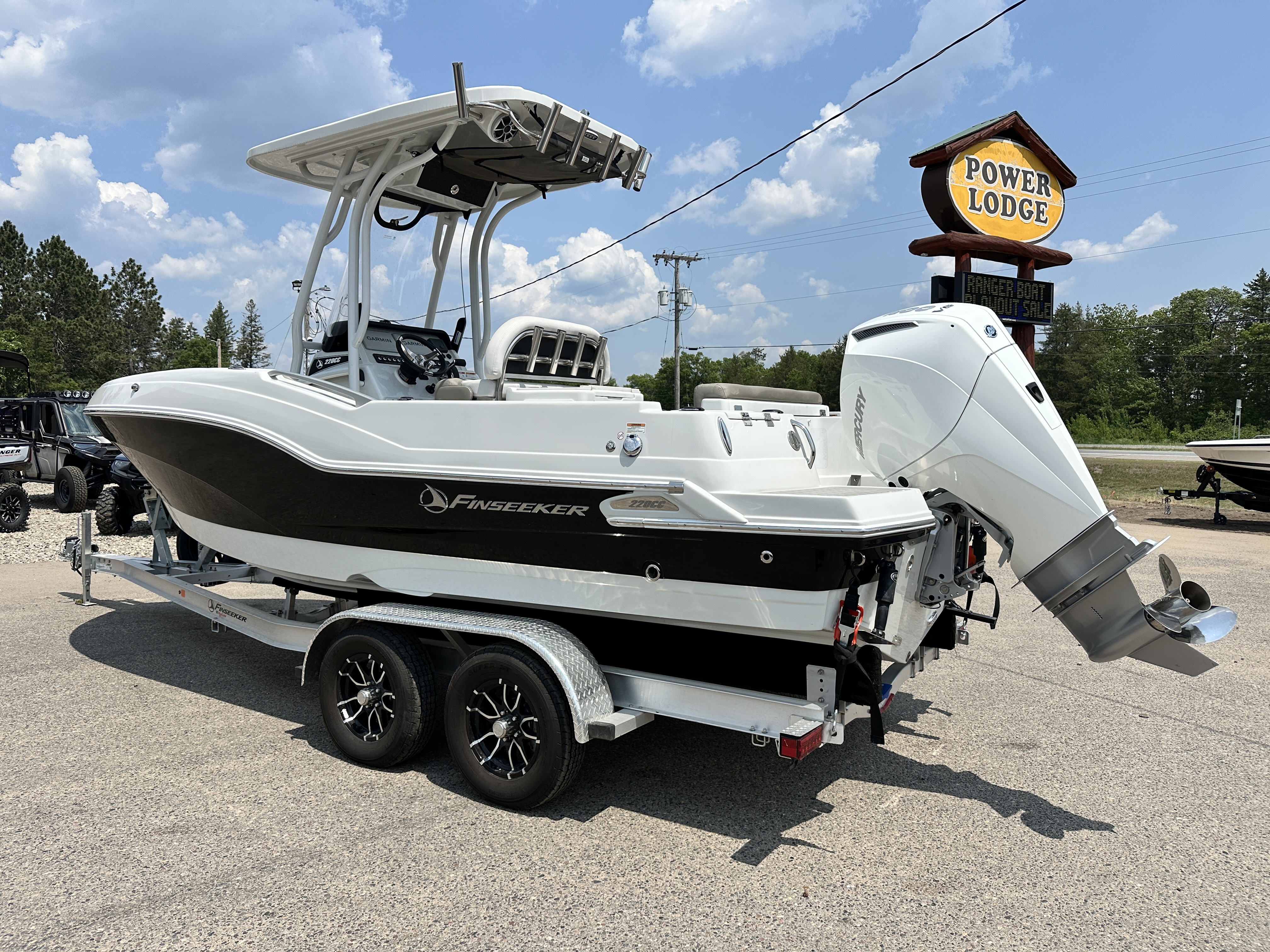 2024 Finseeker 220 Center Console - Photo 2
