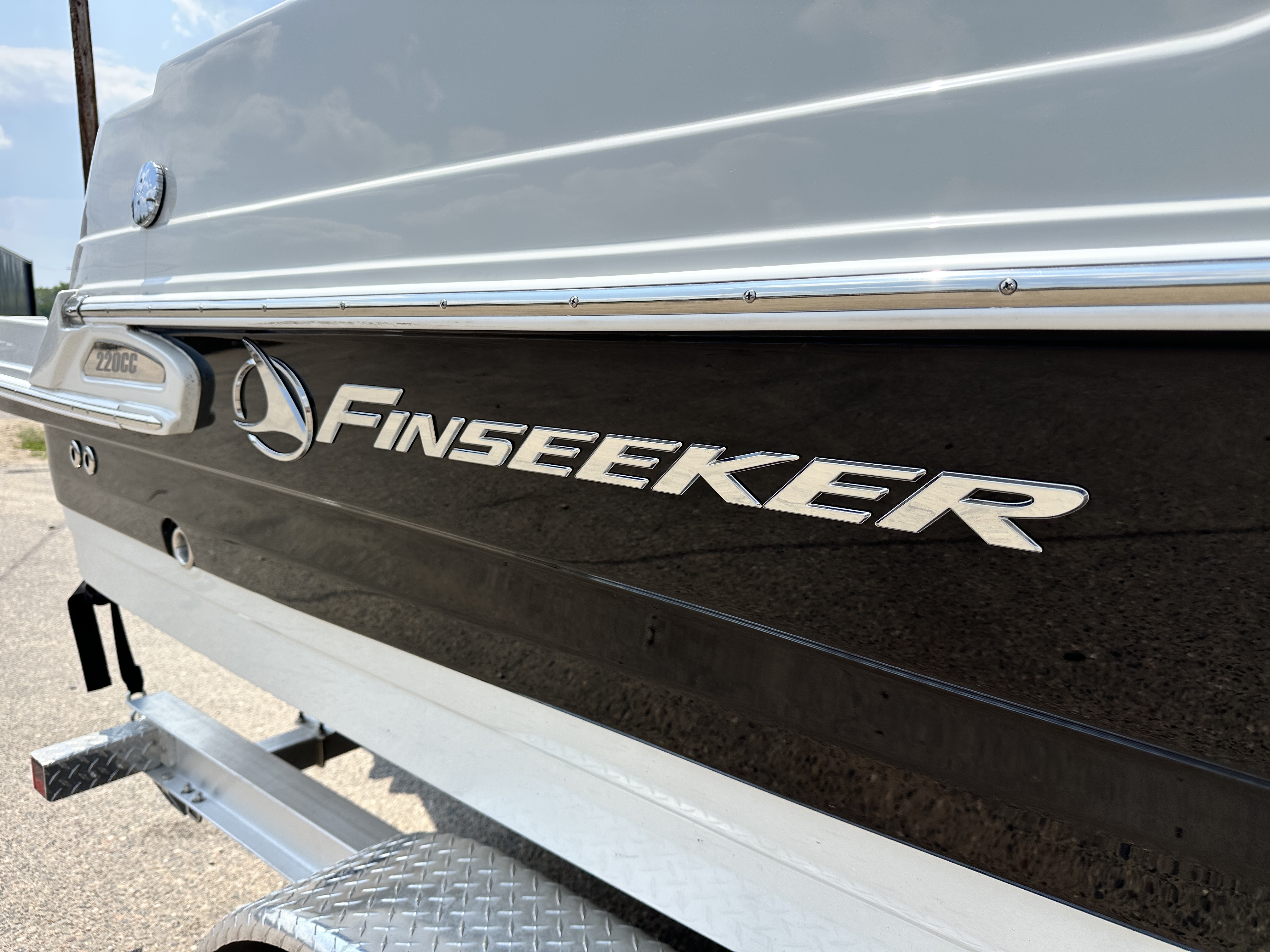 2024 Finseeker 220 Center Console - Photo 8