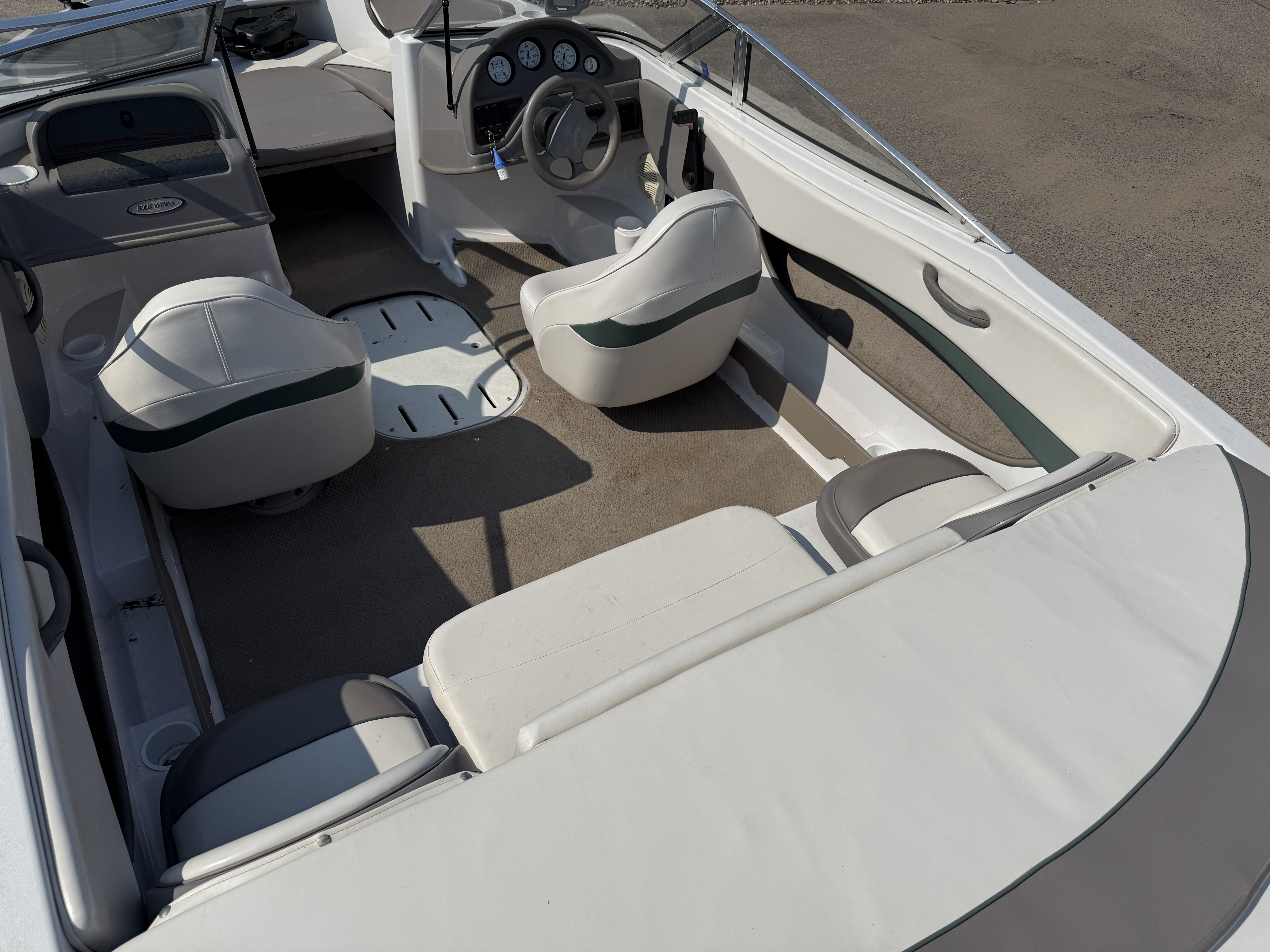 2001 Four Winns 180 HORIZON - Photo 10