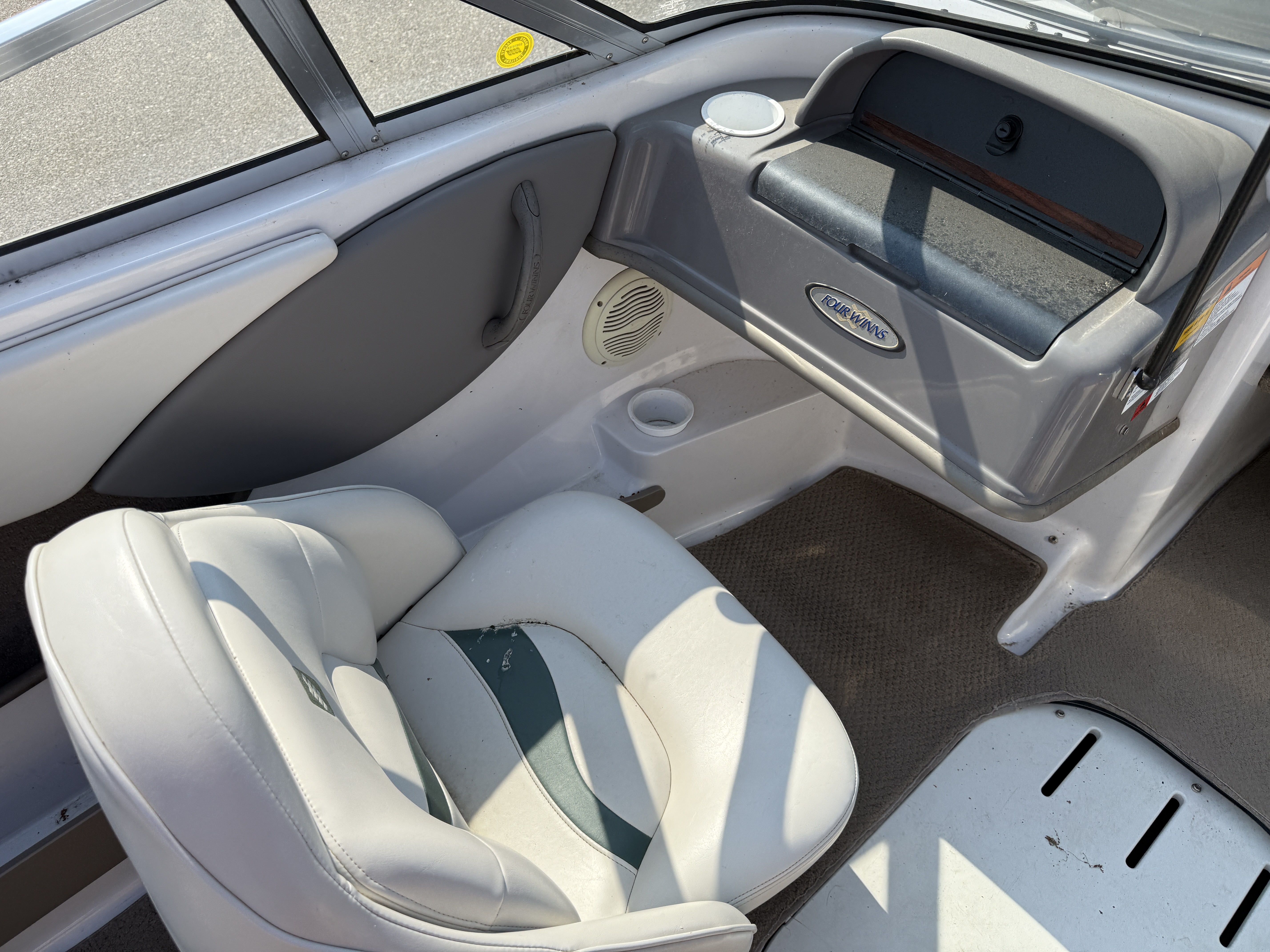 2001 Four Winns 180 HORIZON - Photo 13