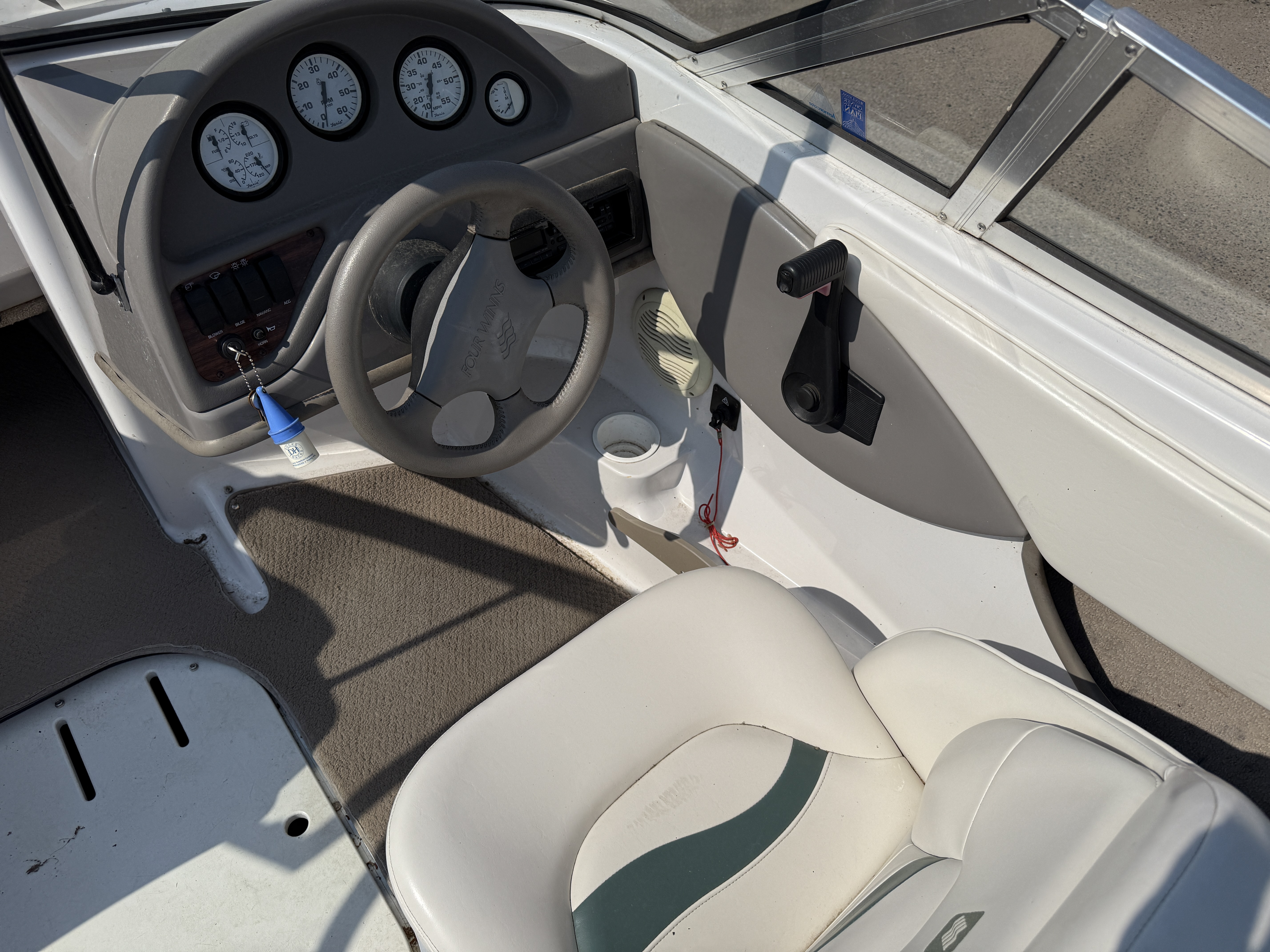 2001 Four Winns 180 HORIZON - Photo 14