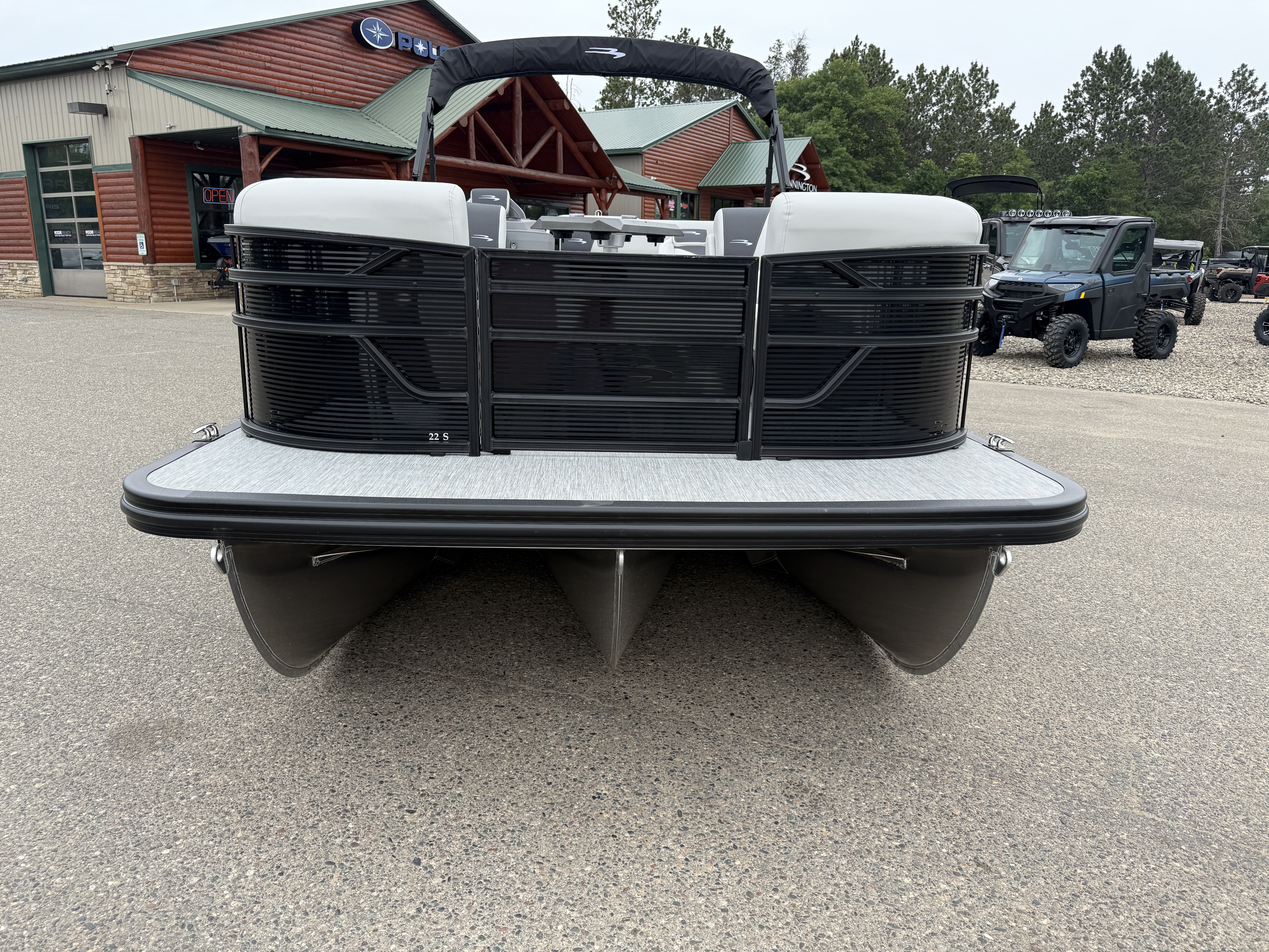 2025 Bennington 22 S SWINGBACK - Photo 3