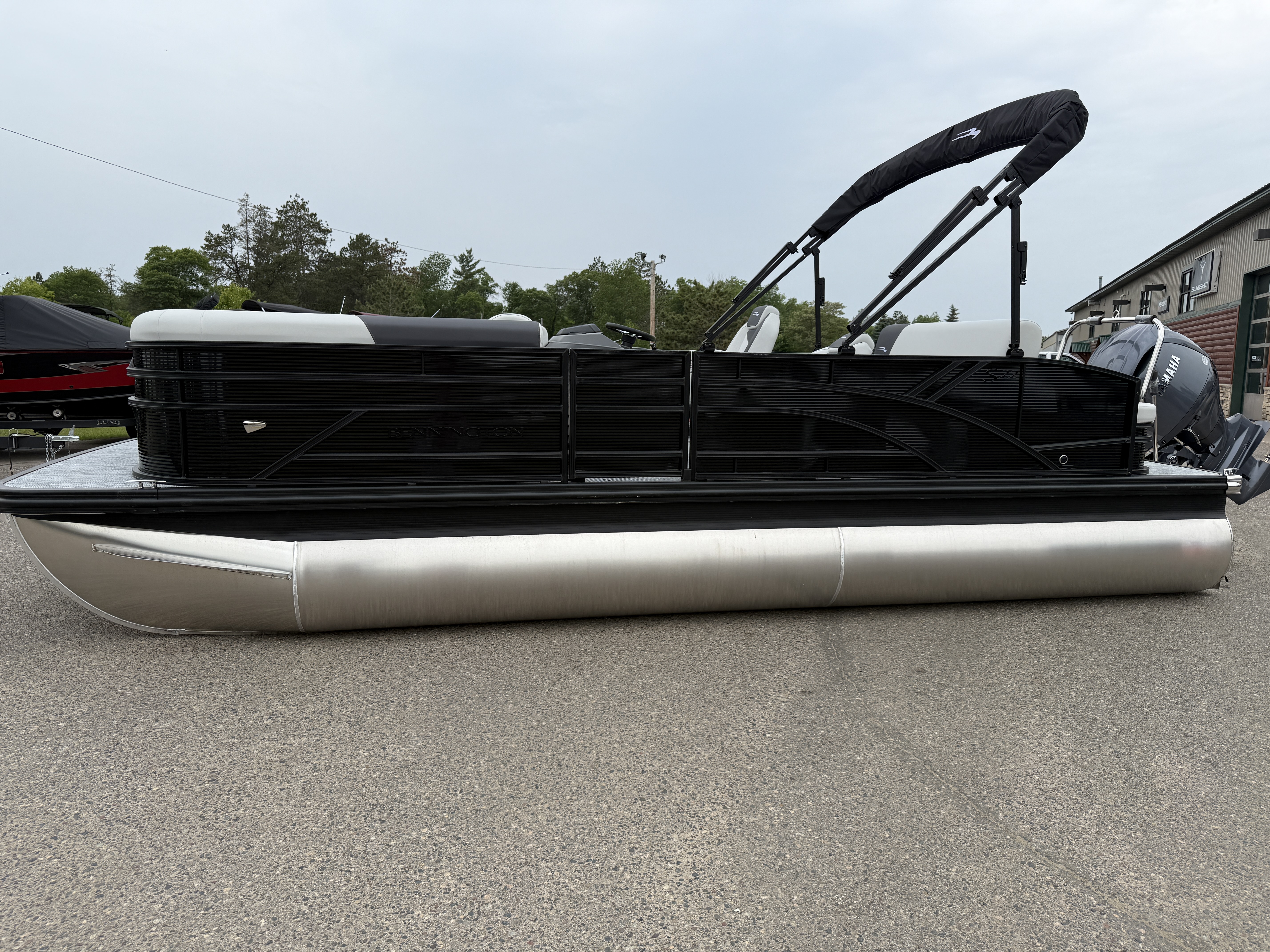 2025 Bennington 22 S SWINGBACK - Photo 5