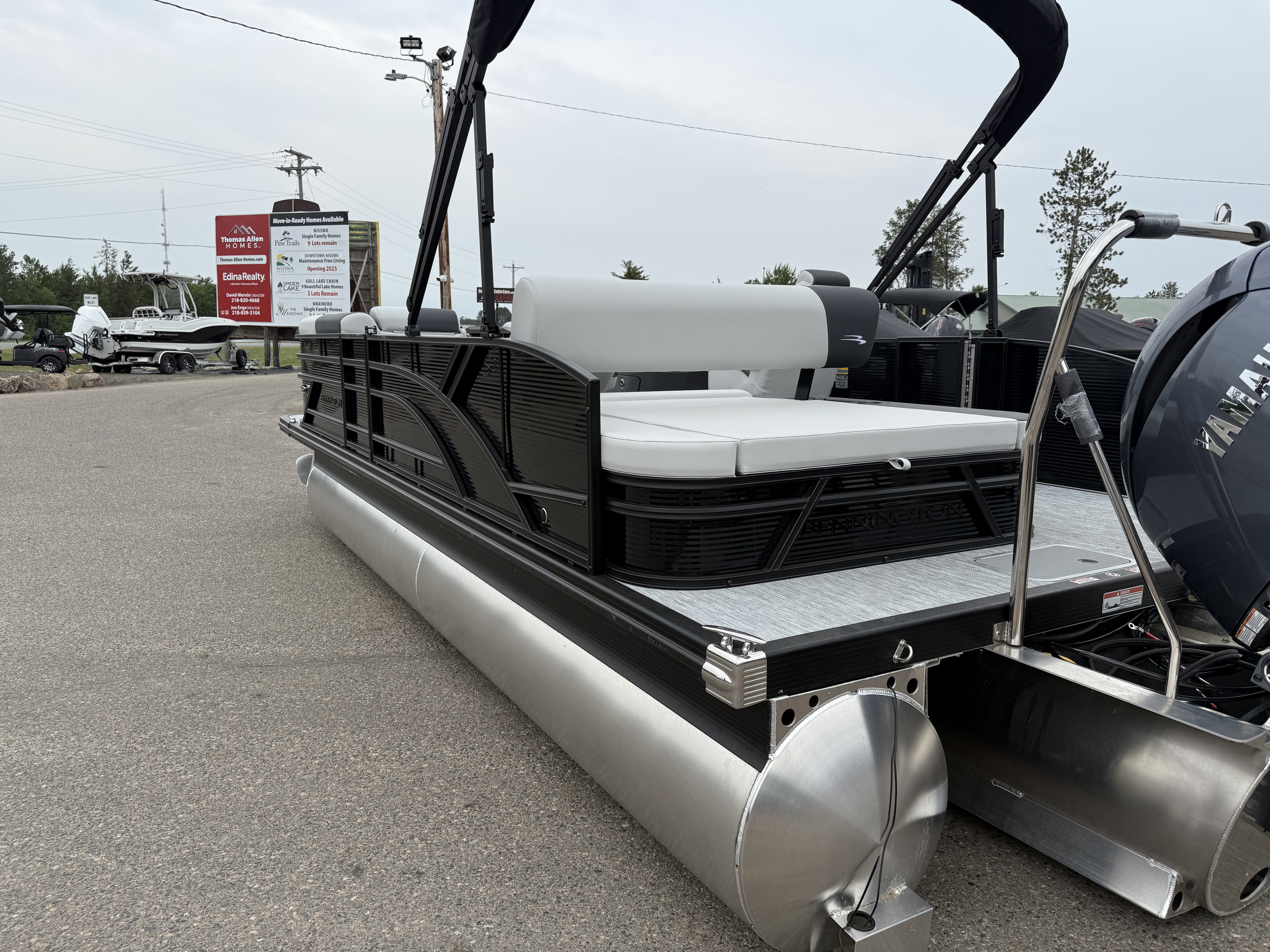 2025 Bennington 22 S SWINGBACK - Photo 6