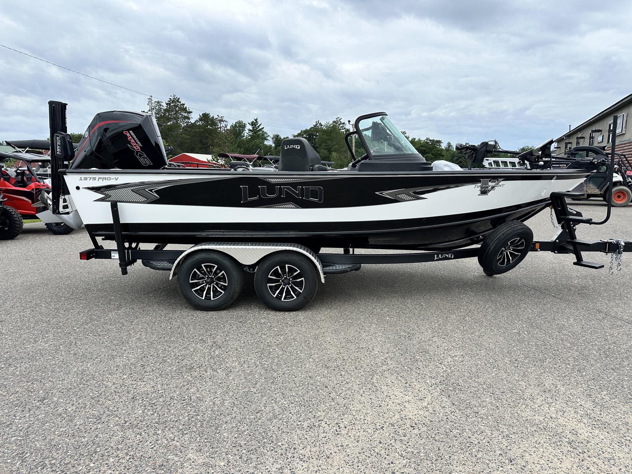 2025 Lund 1975 PRO V - Photo 3