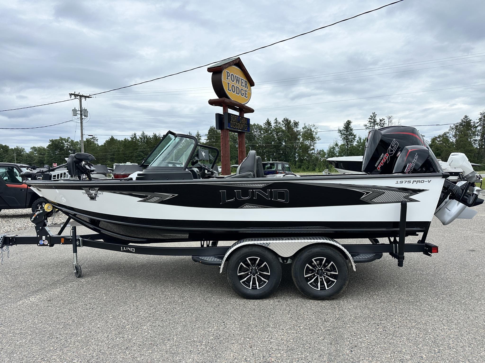 2025 Lund 1975 PRO V