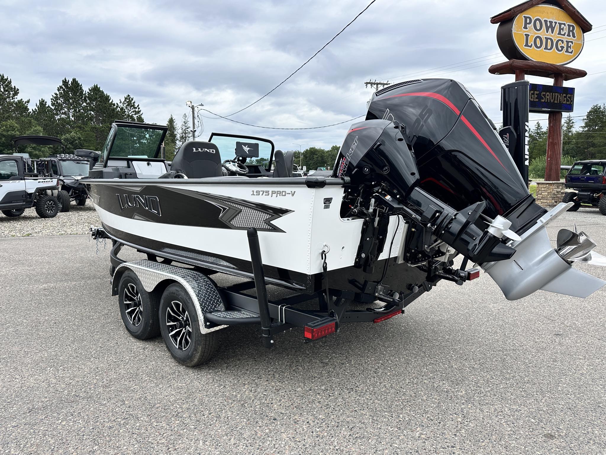 2025 Lund 1975 PRO V - Photo 11