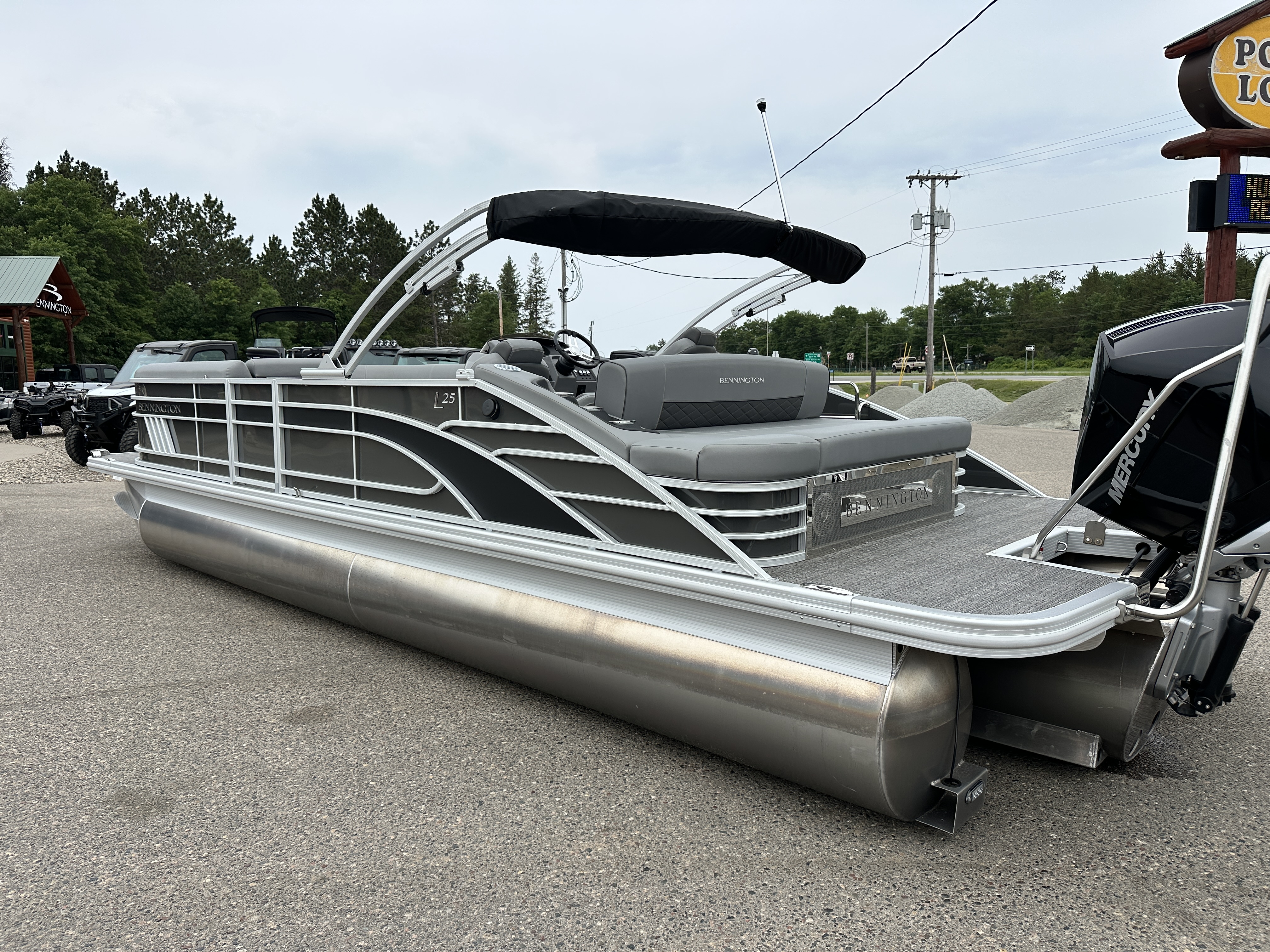 2024 Bennington 25 LSB W/ 300 MERC - Photo 2