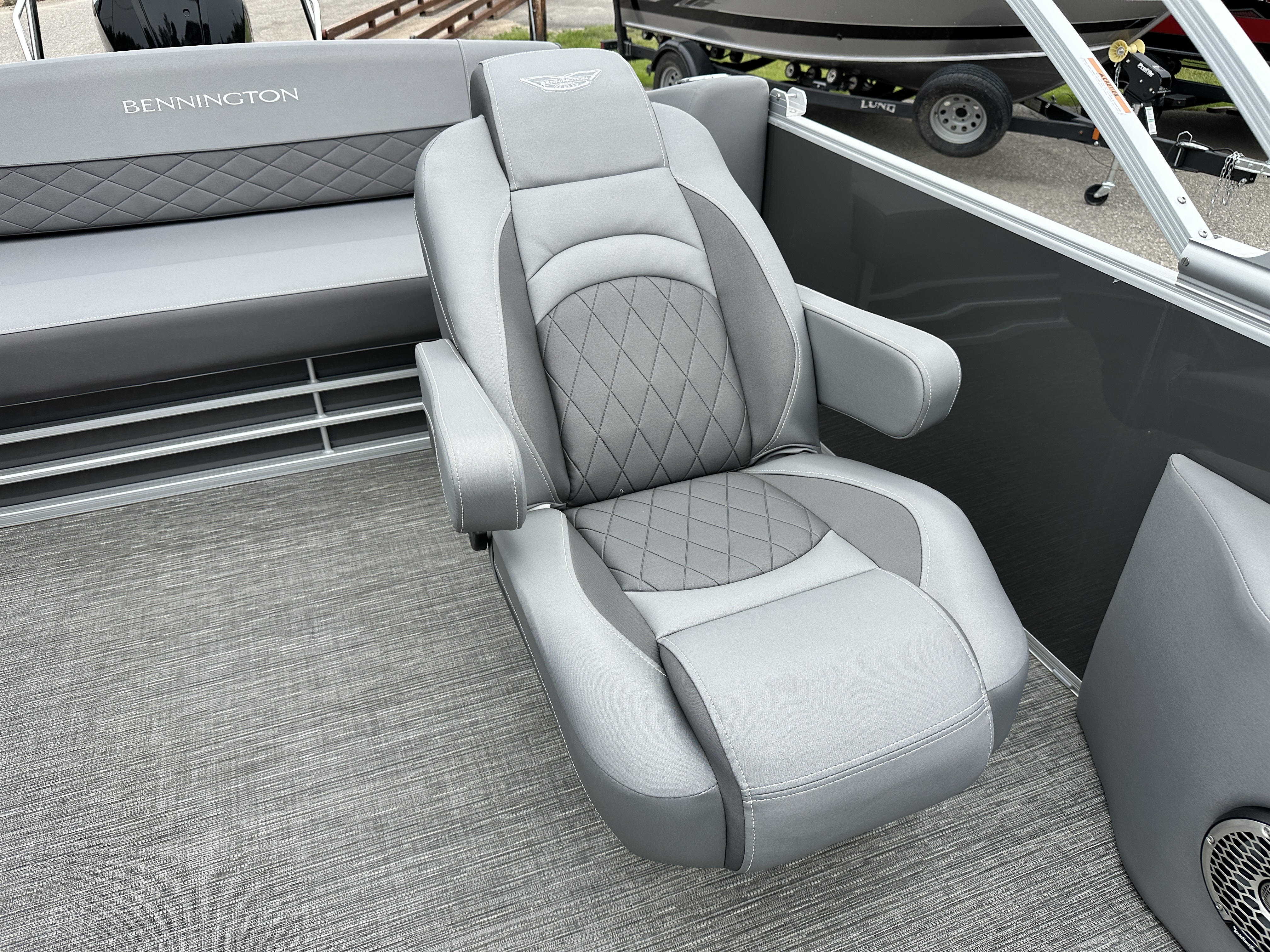 2024 Bennington 25 LSB W/ 300 MERC - Photo 12