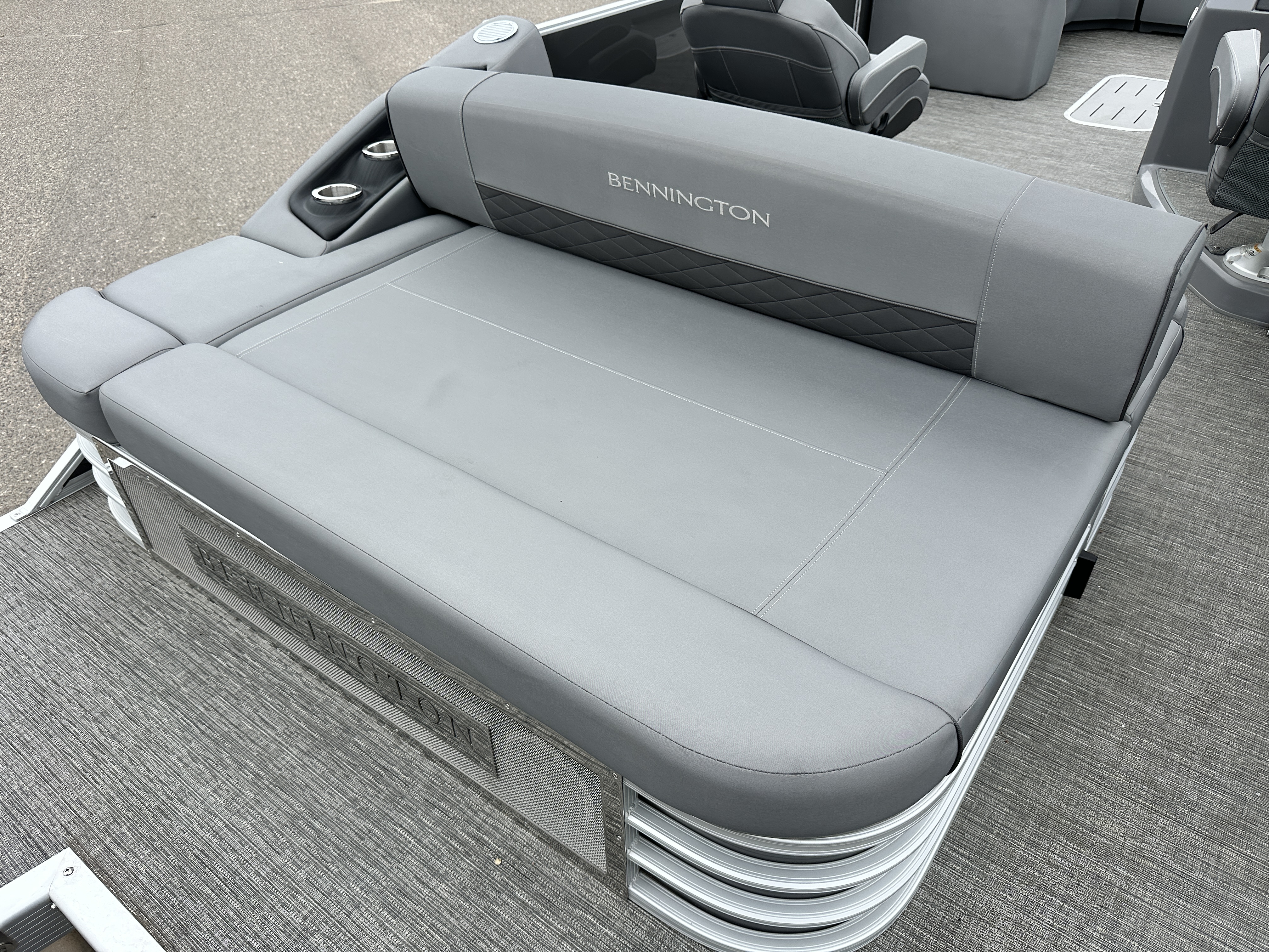 2024 Bennington 25 LSB W/ 300 MERC - Photo 16