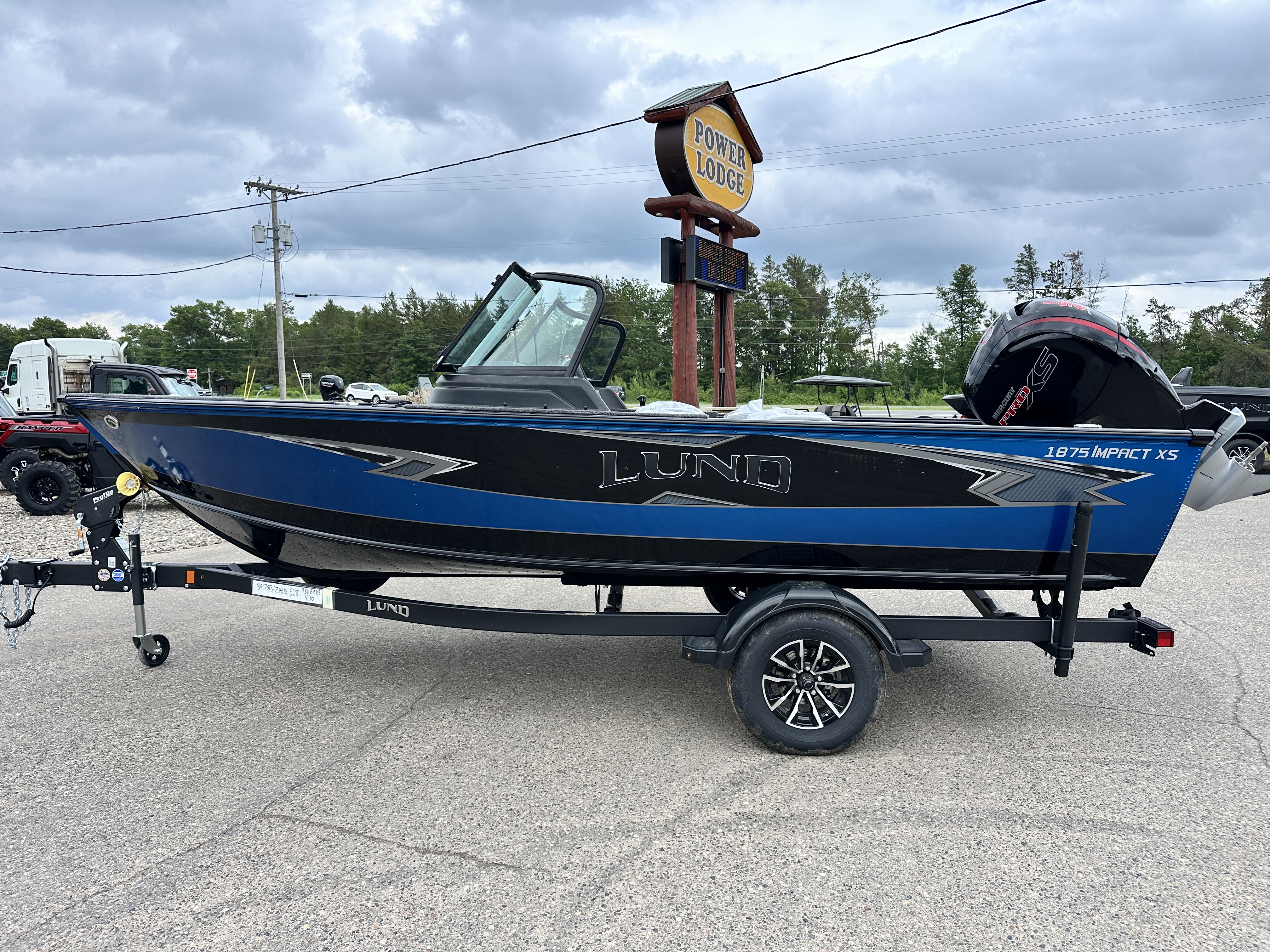 2025 Lund Impact XS 1875 Sport