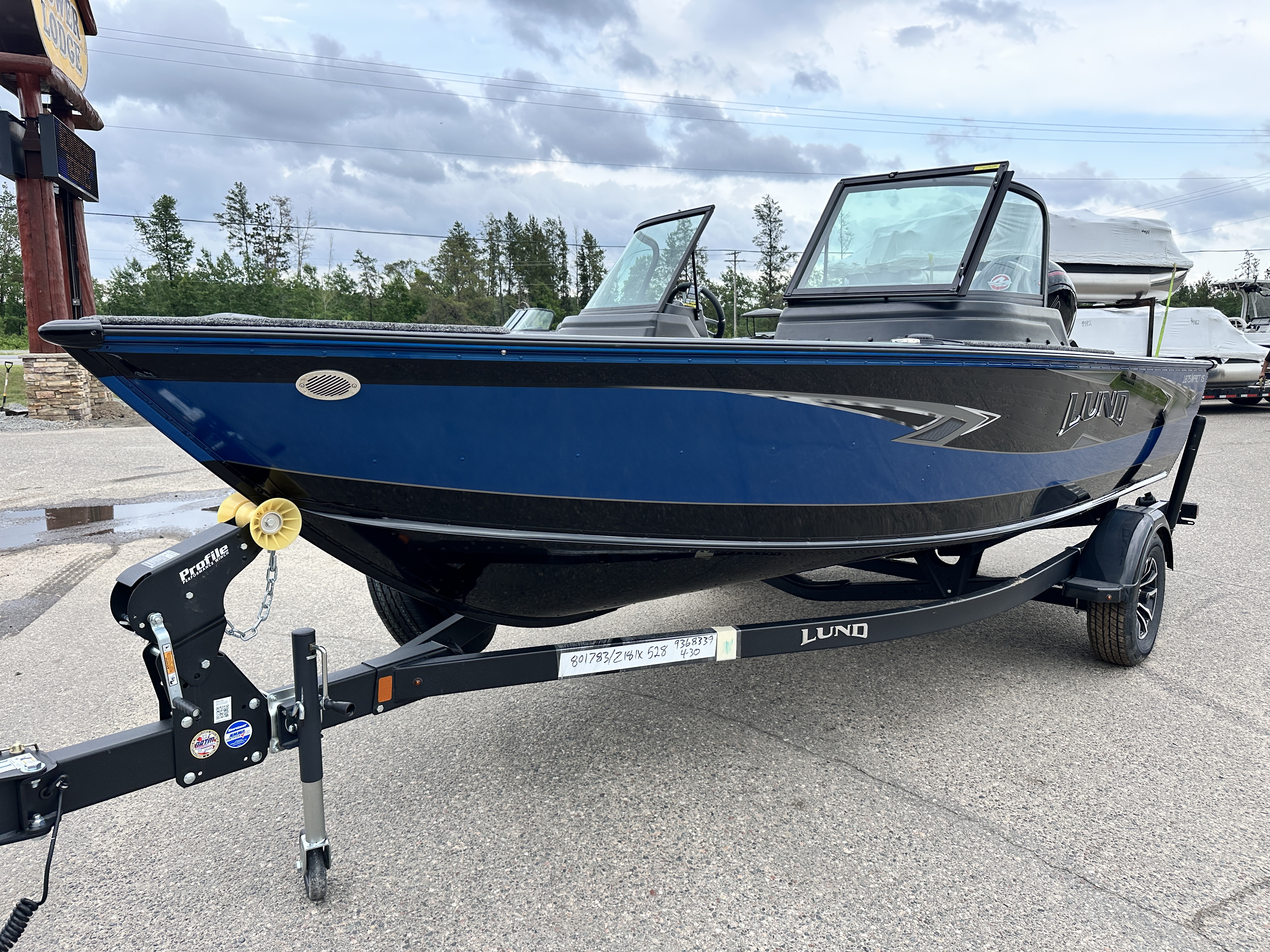 2025 Lund Impact XS 1875 Sport - Photo 8