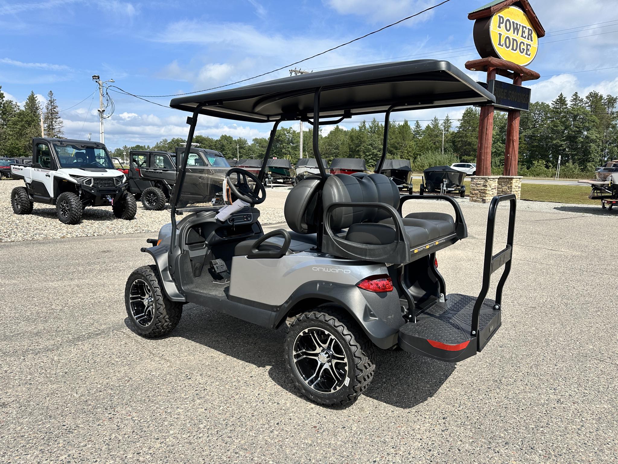 2026 Club Car 4 PASSENGER LIFTED GAS - Photo 2