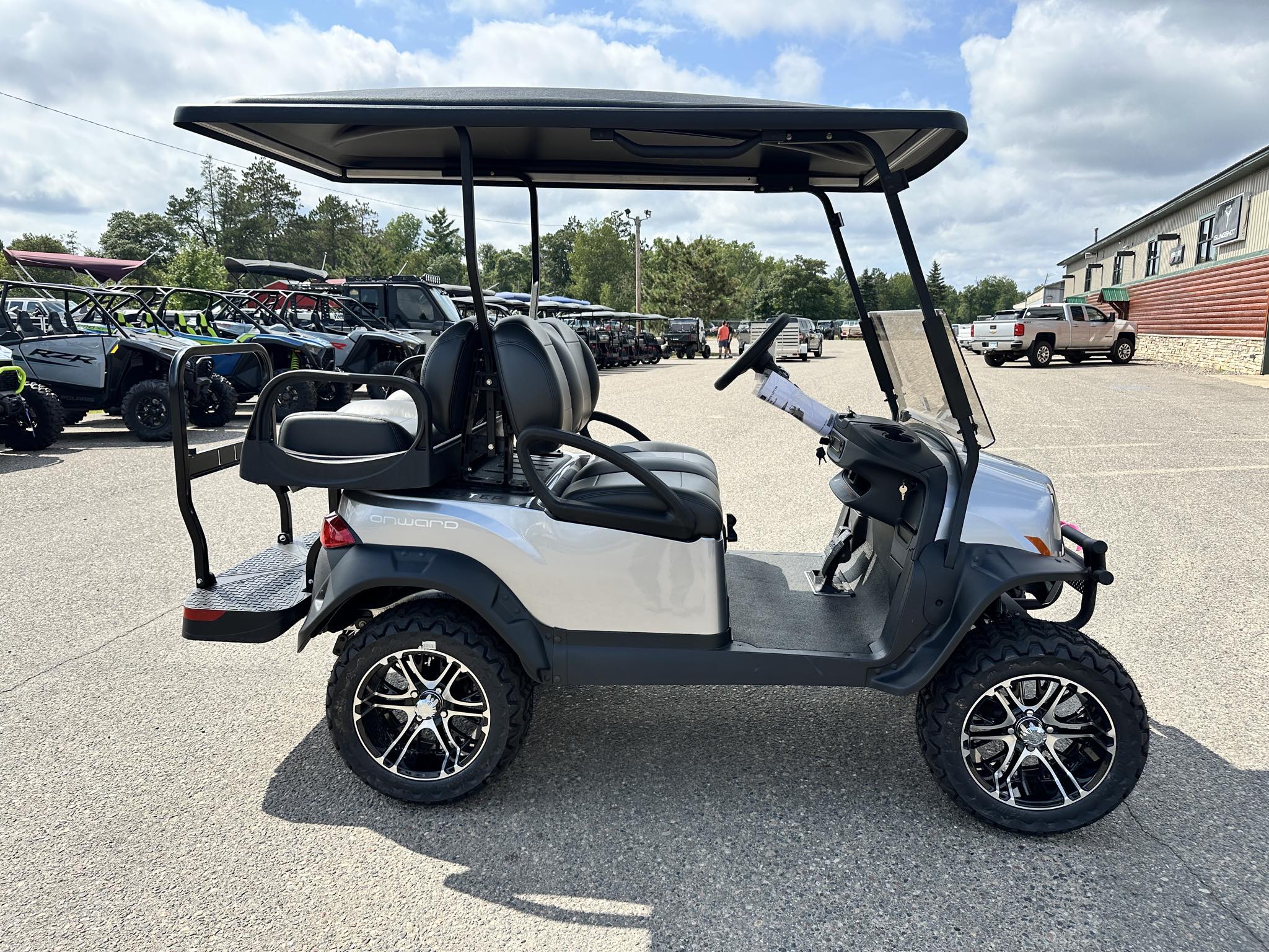 2026 Club Car 4 PASSENGER LIFTED GAS - Photo 6